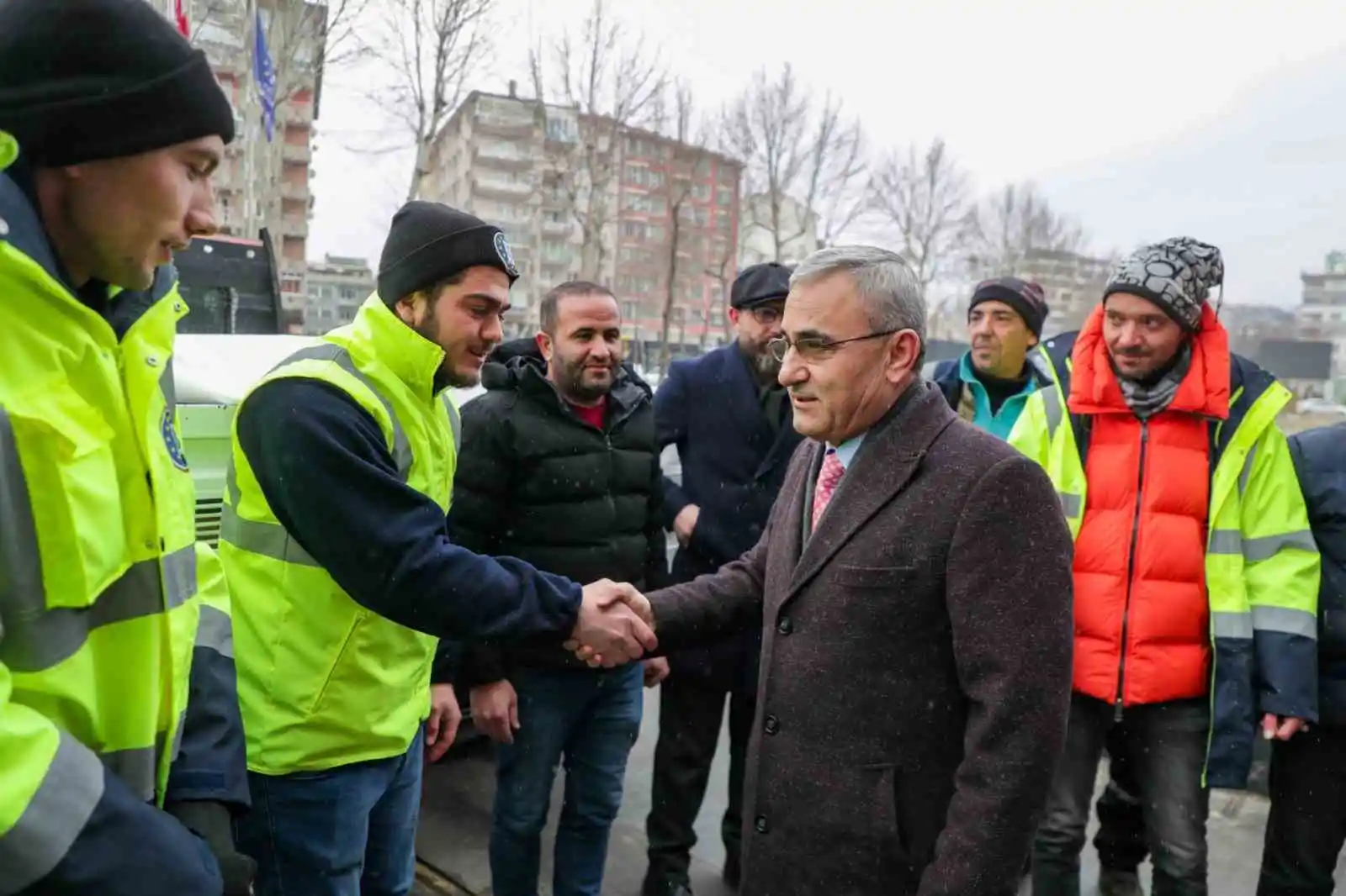 Kütahya’dan deprem bölgesine 11 kişiden oluşan temizlik ekibi