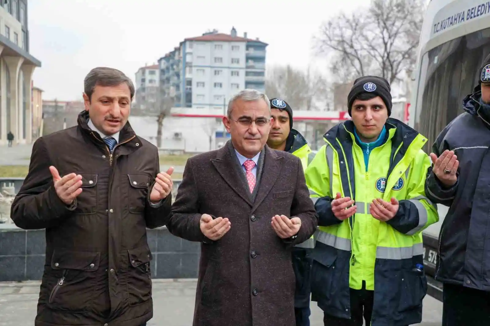 Kütahya’dan deprem bölgesine 11 kişiden oluşan temizlik ekibi