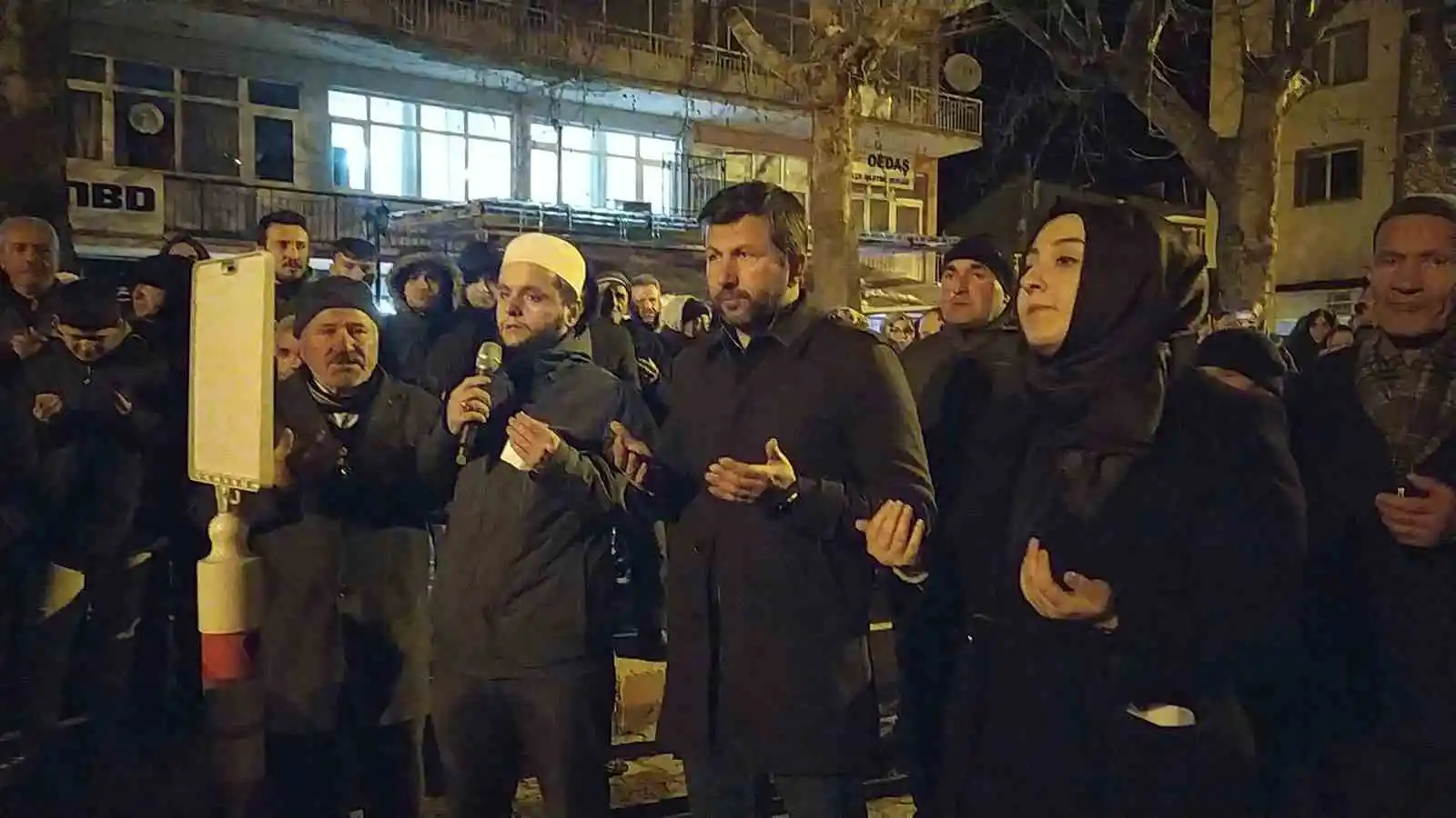 Kütahya'nın Pazarlar ilçesinden deprem bölgesine 2 tır yardım malzemesi