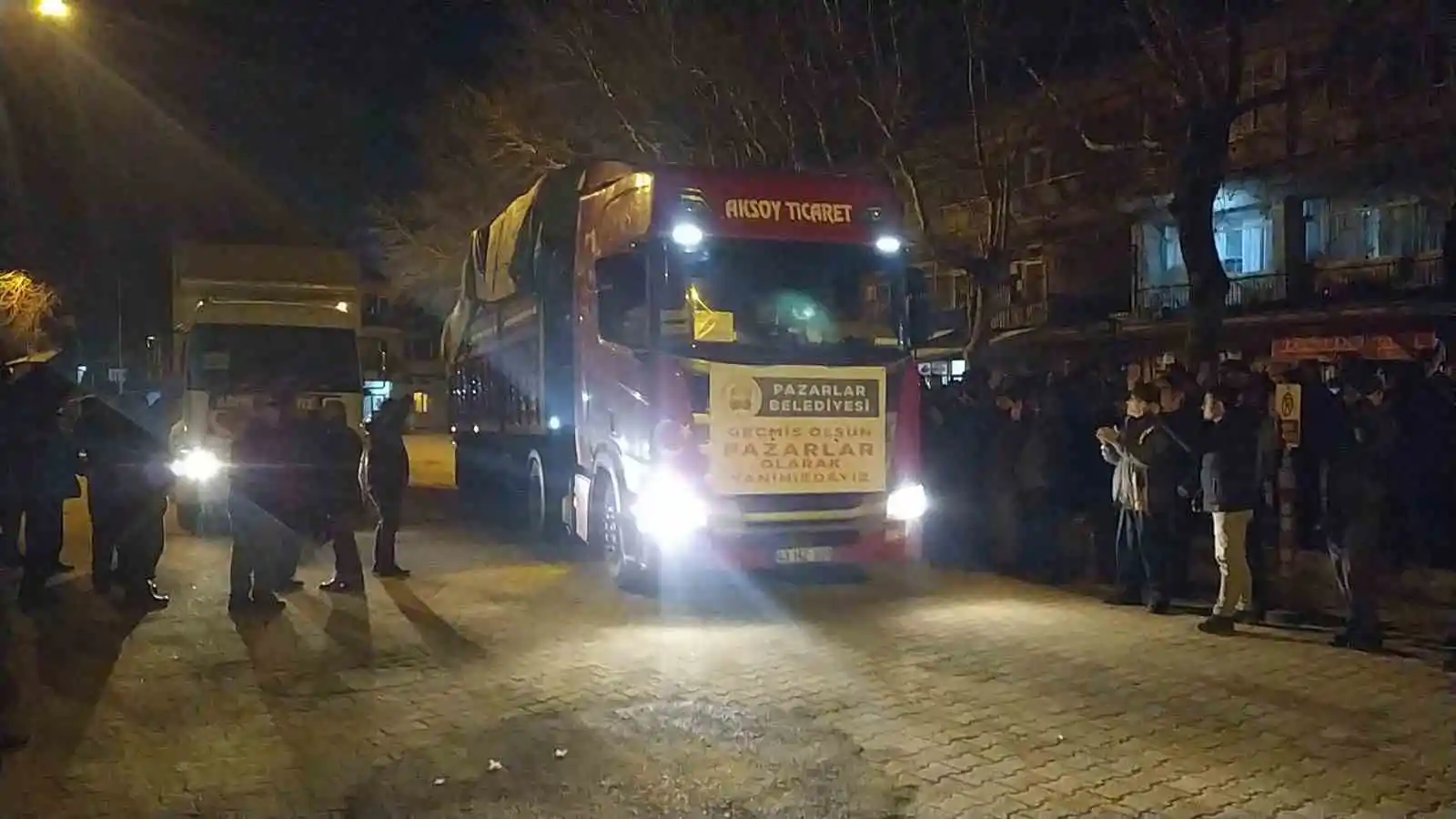 Kütahya’nın Pazarlar ilçesinden deprem bölgesine 2 tır yardım malzemesi