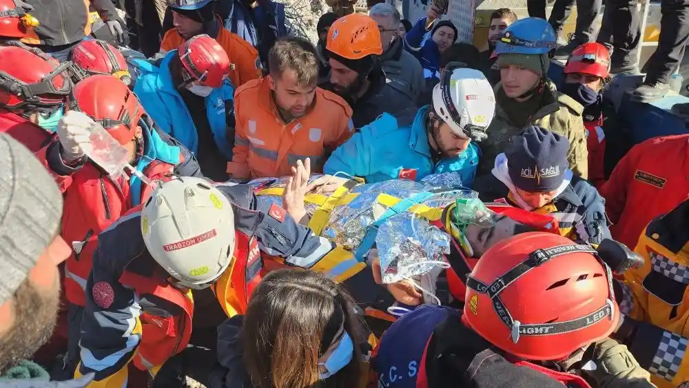 Madenciler, depremdeki başarılı çalışmaları ile dikkat çekti