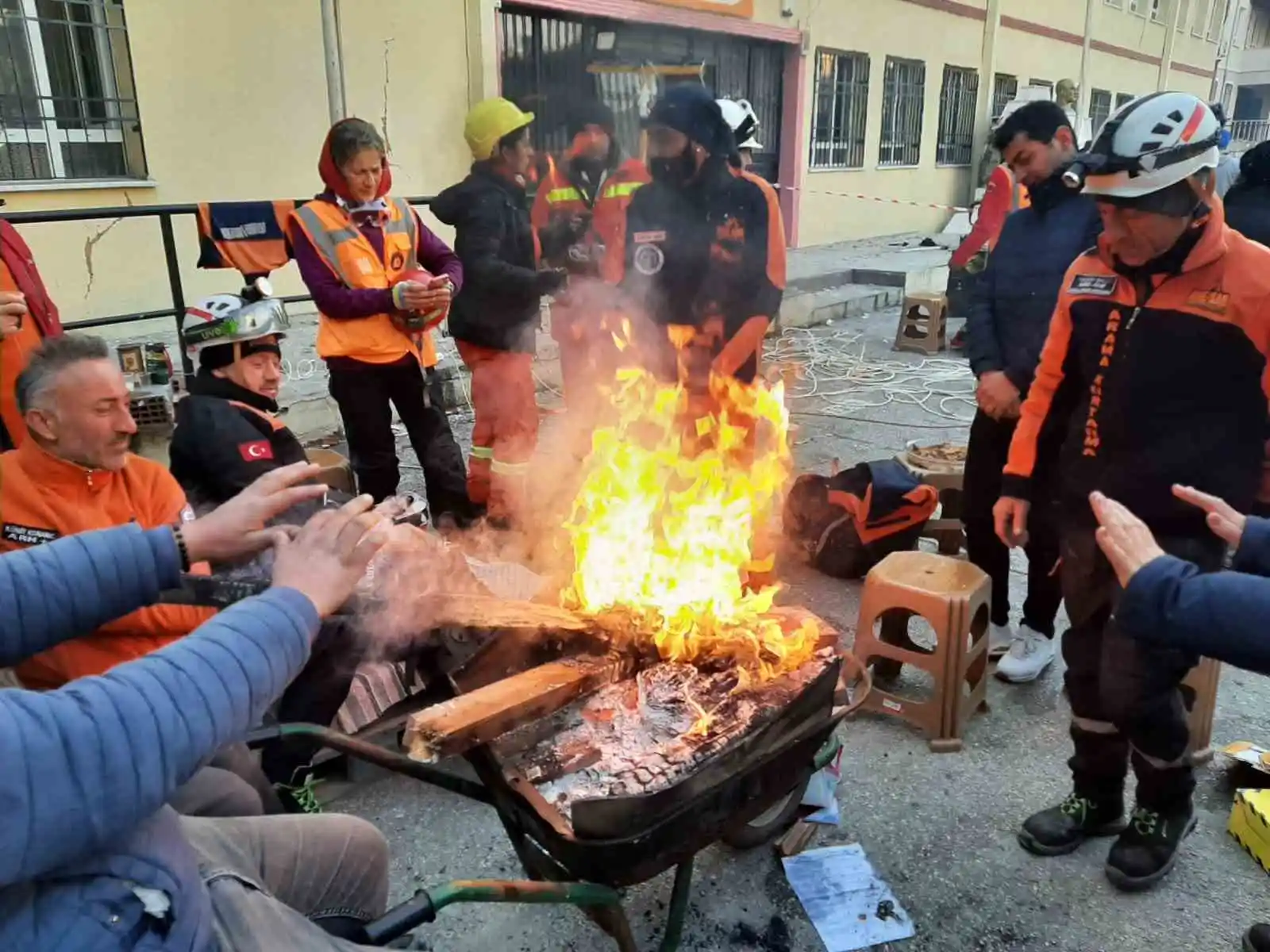 MAG-AME deprem bölgesinden ilçeye döndü
