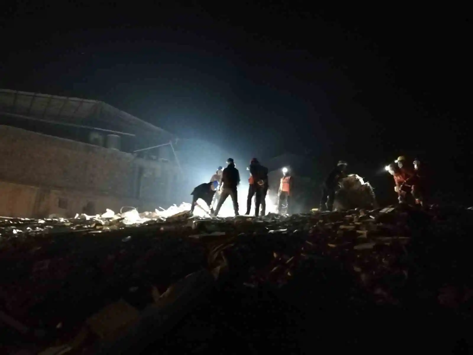 MAG-AME deprem bölgesinden ilçeye döndü