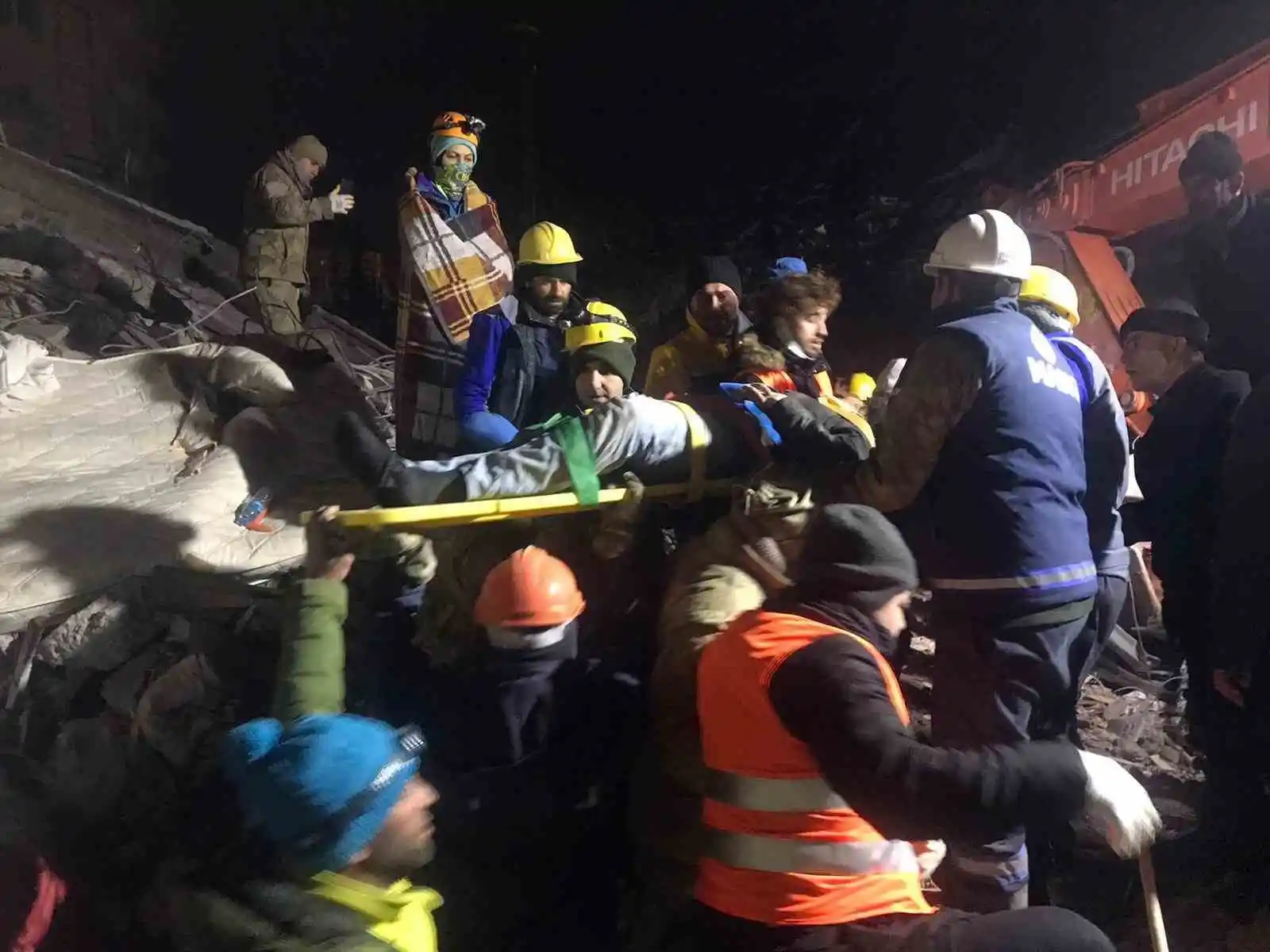 Malatya’da 45 saat sonra enkazdan 1 kişi daha sağ olarak kurtuldu
