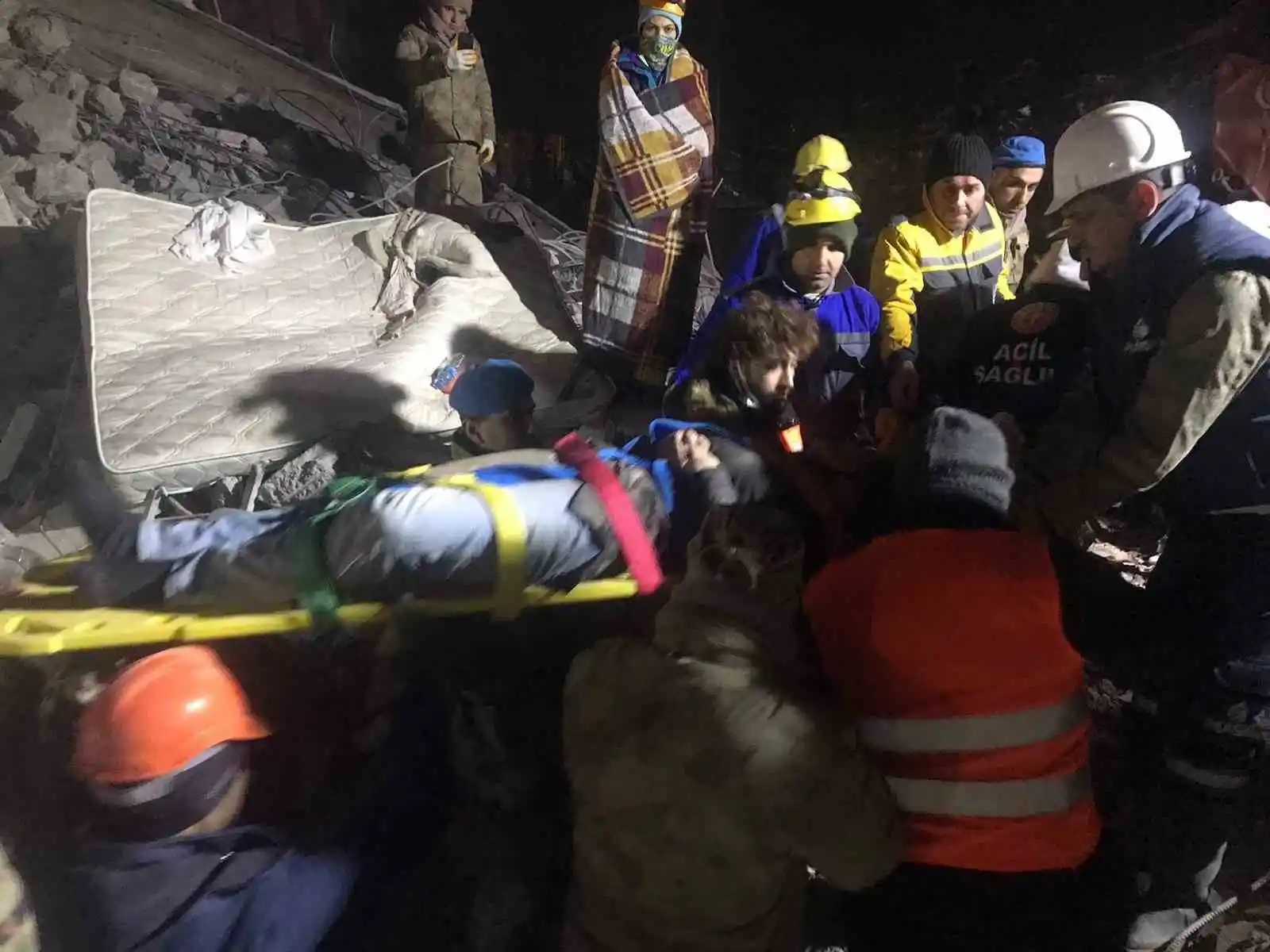 Malatya’da 45 saat sonra enkazdan 1 kişi daha sağ olarak kurtuldu
