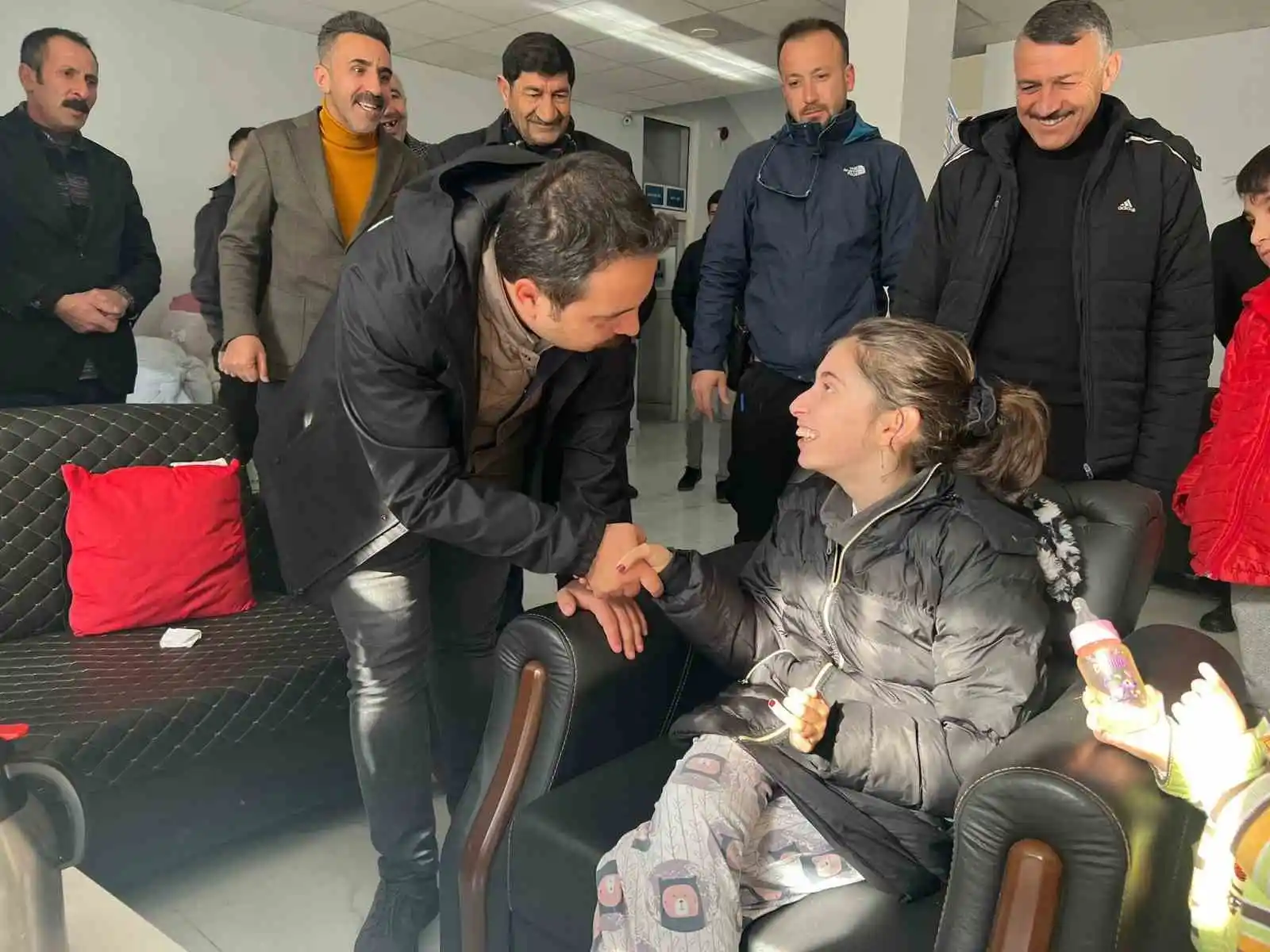Malatya’dan Muradiye’ye gelen depremzedeler lojmana yerleştirildi
