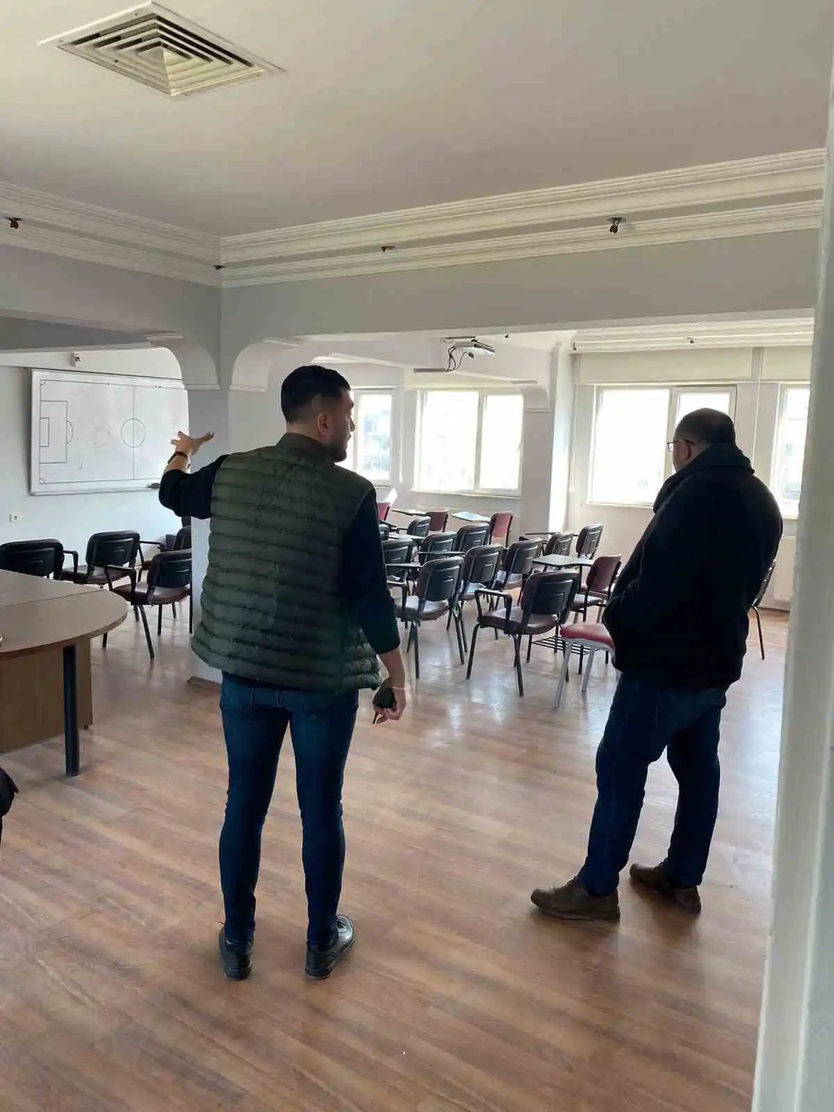 Manisaspor’un tesisleri depremzedeler için yenileniyor
