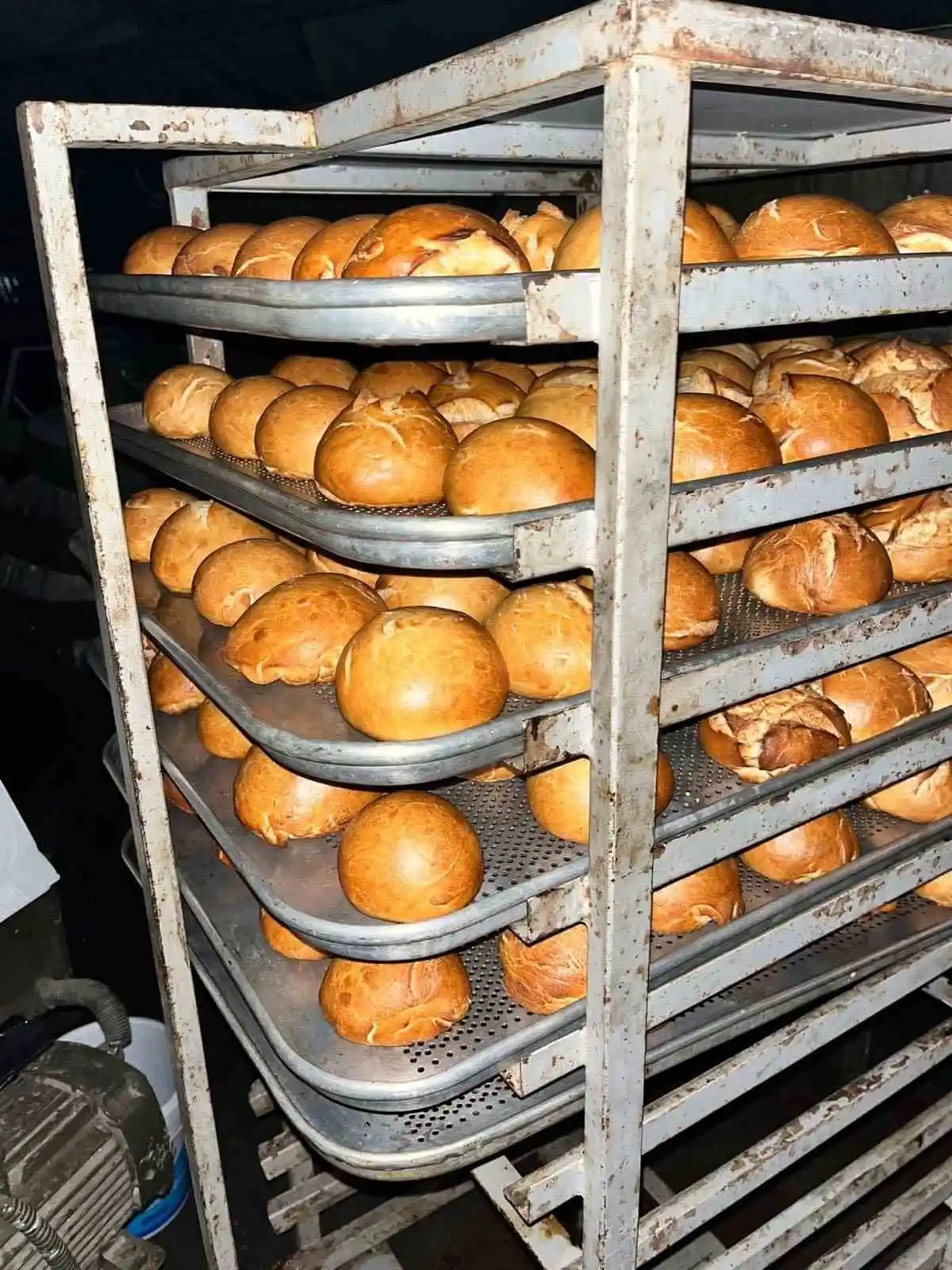 Mehmetçiğin pişirdiği ekmek ve çorbaları 39’uncu Mekanize Piyade Tugay Komutanlığı dağıttı