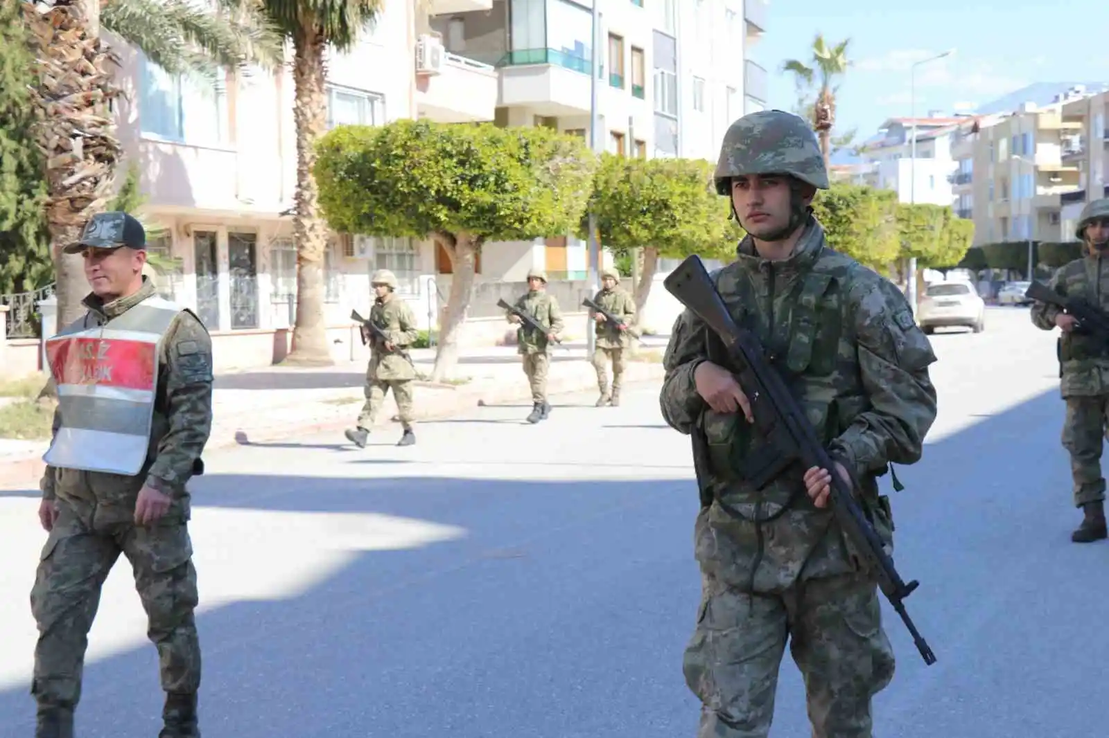 Mehmetçik deprem bölgesinde nöbette