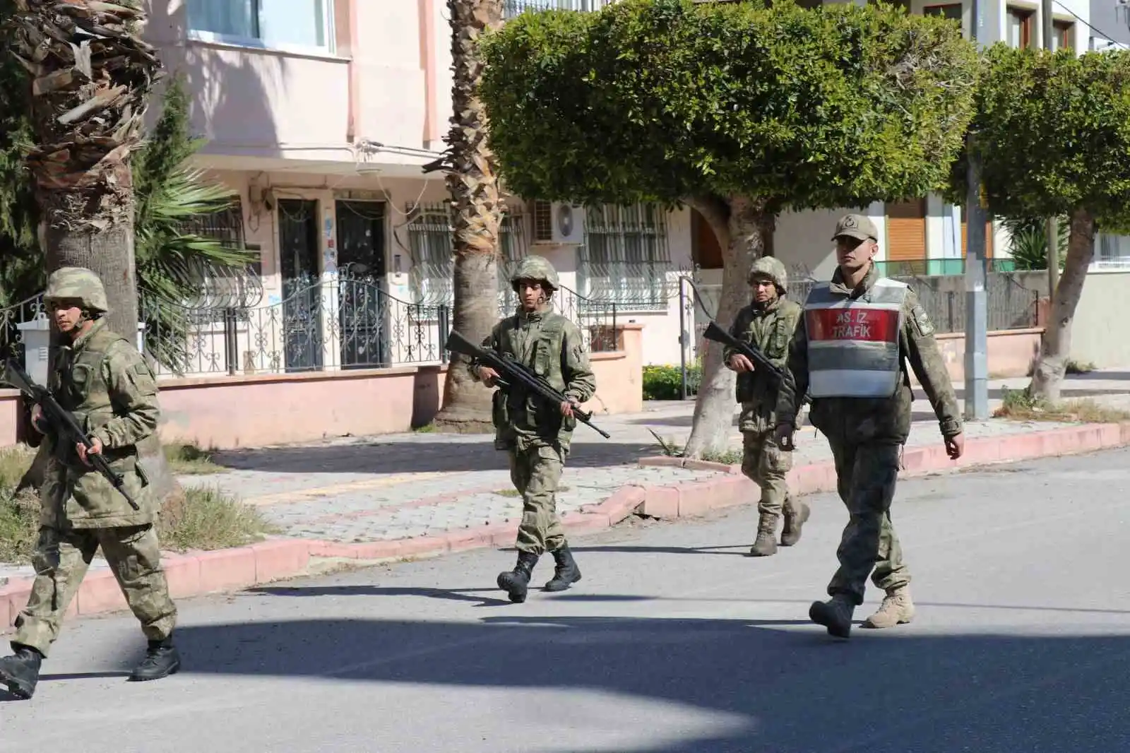 Mehmetçik deprem bölgesinde nöbette