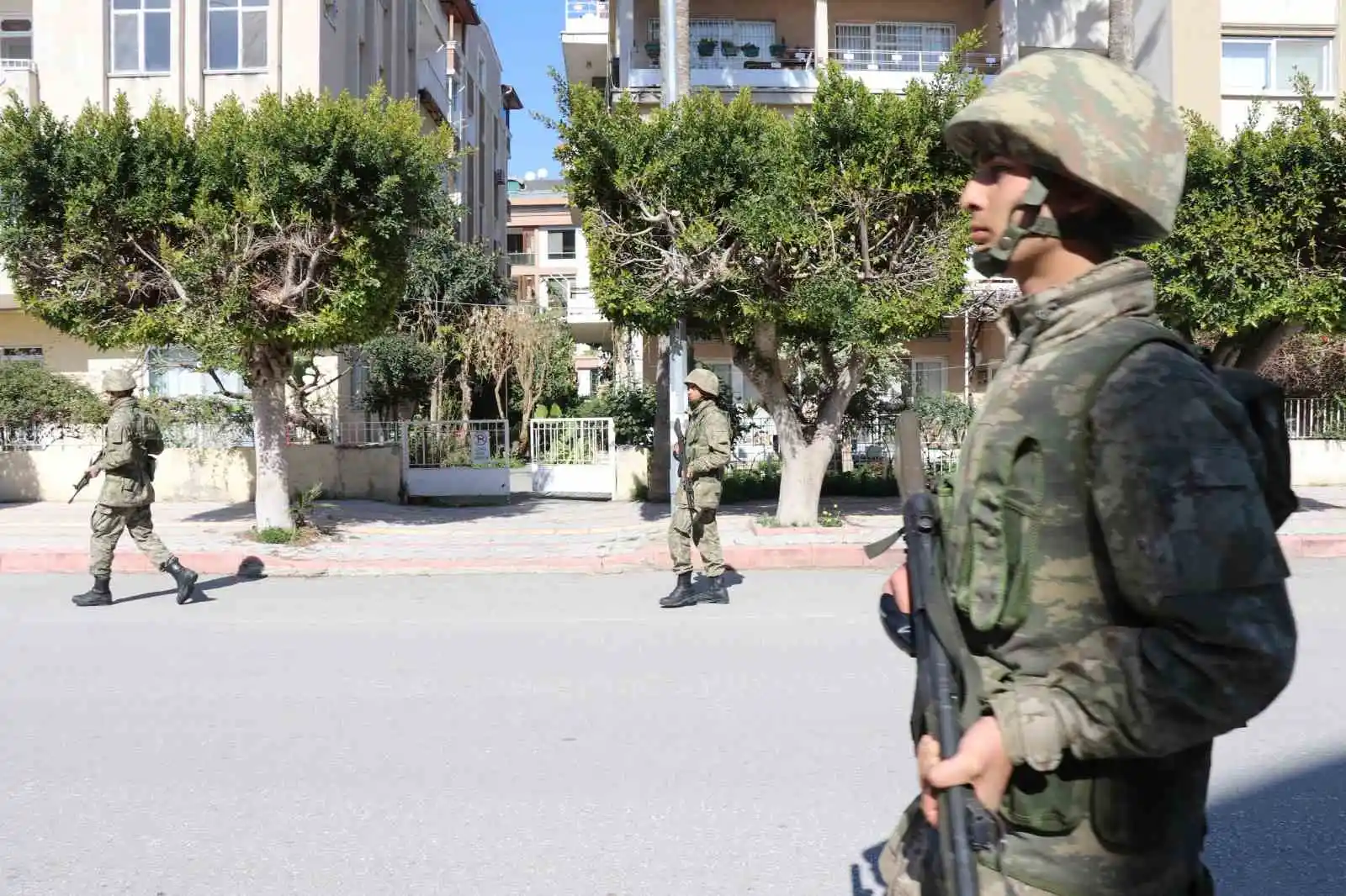 Mehmetçik deprem bölgesinde nöbette
