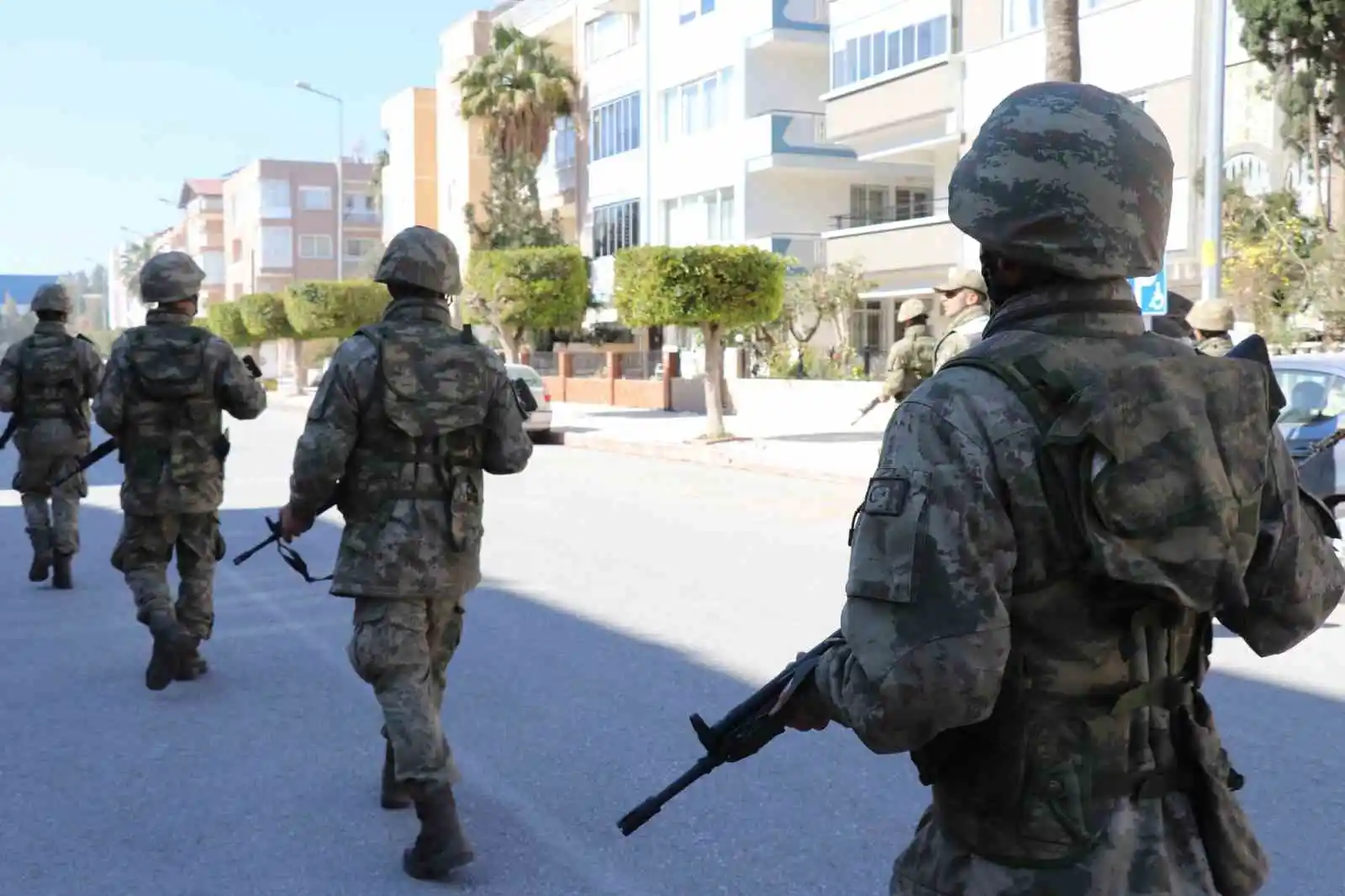 Mehmetçik deprem bölgesinde nöbette
