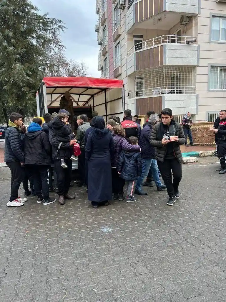 Mehmetçik'ten Malatya'da depremzedelere sıcak yemek desteği
