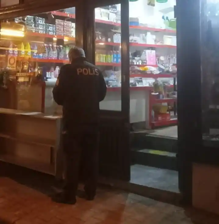 Menteşe ilçesinde kendini depremzede olarak tanıtıp yardım toplayan şahıs yakalandı