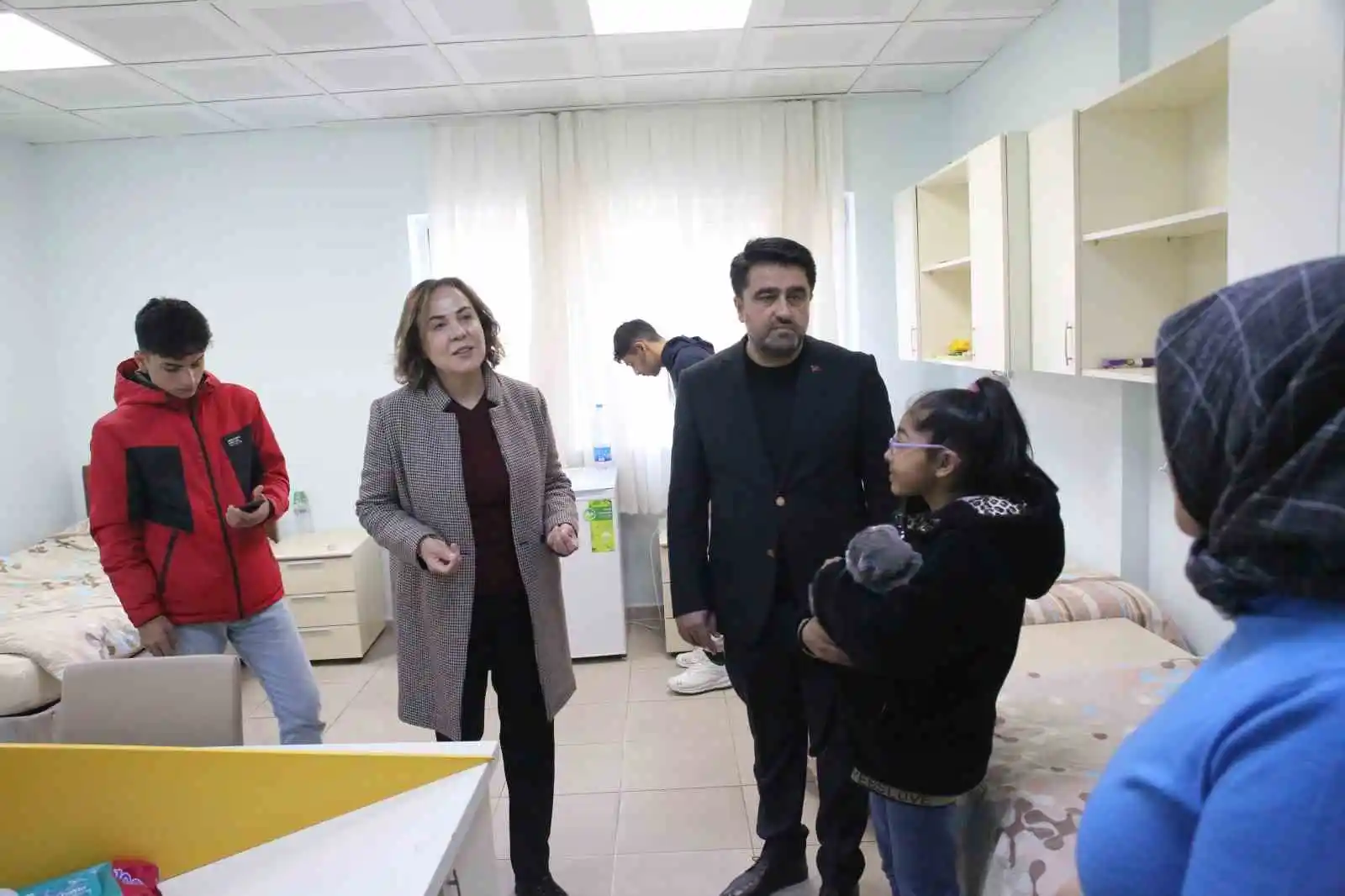 Mersin 200 bin depremzedeyi ağırlıyor