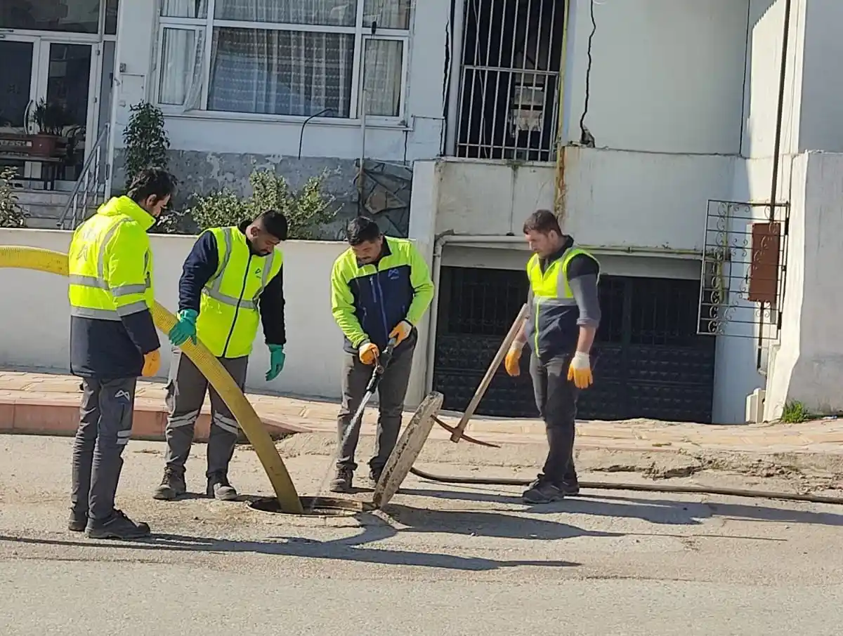 MESKİ, Adıyaman’da depremden zarar gören içmesuyu hatlarını onarıyor