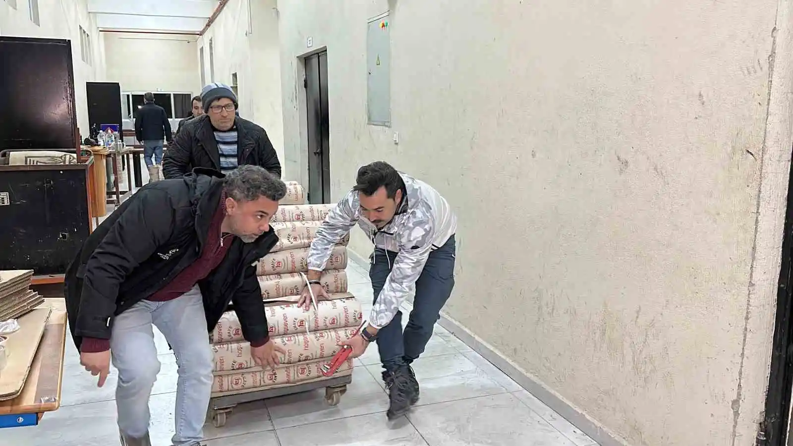 Meslek liselilerden deprem dayanışması