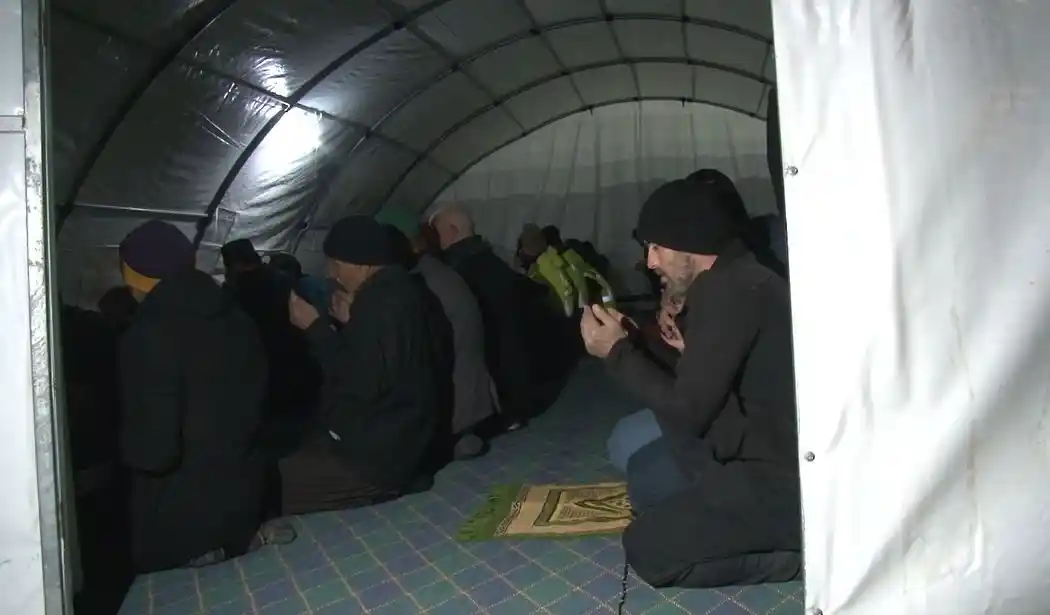 Mevlid Kandili bu kez çadır mescitte idrak edildi