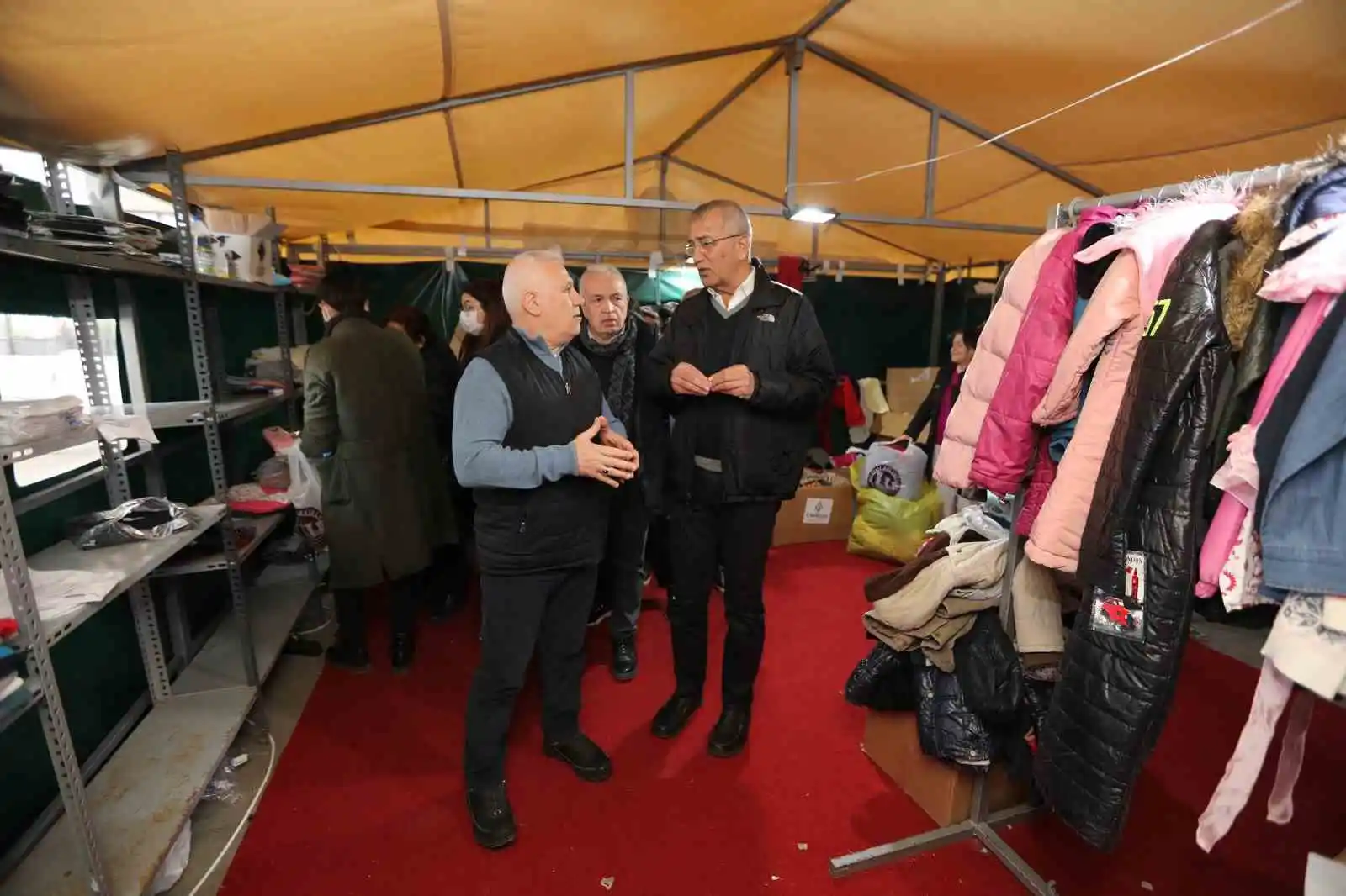 Mezitli Belediyesi depremzedeleri ağırlamaya devam ediyor
