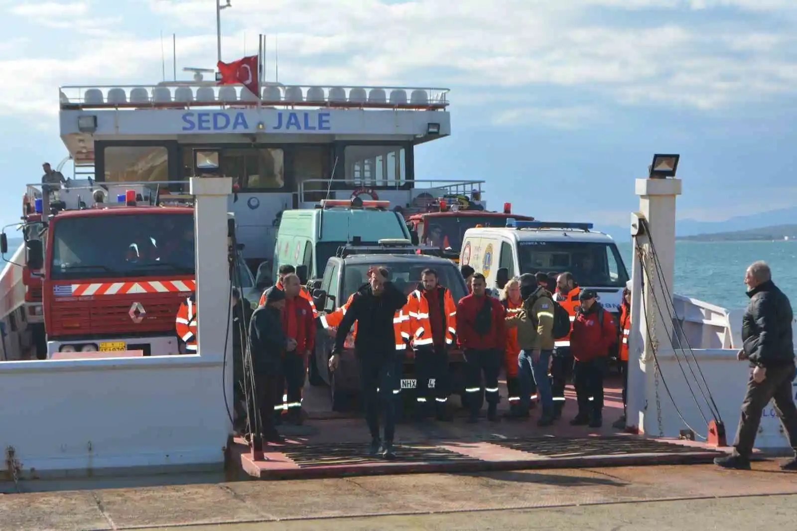 Midilli Adası'ndan Ayvalık'a gelen Yunan arama kurtarma timleri Kahramanmaraş'a gitti