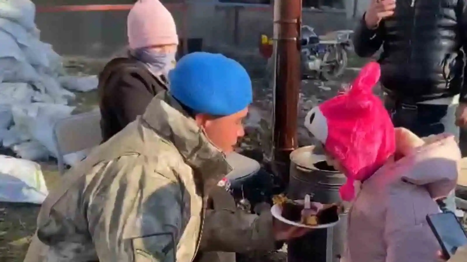 Minik Ayşegül'e Mehmetçikten özel doğum günü kutlaması