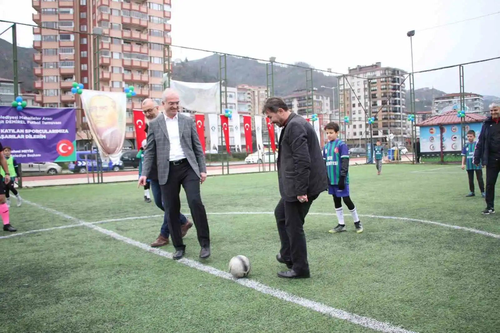 Minik futbolcular, Yiğit Demirel için top koşturdu