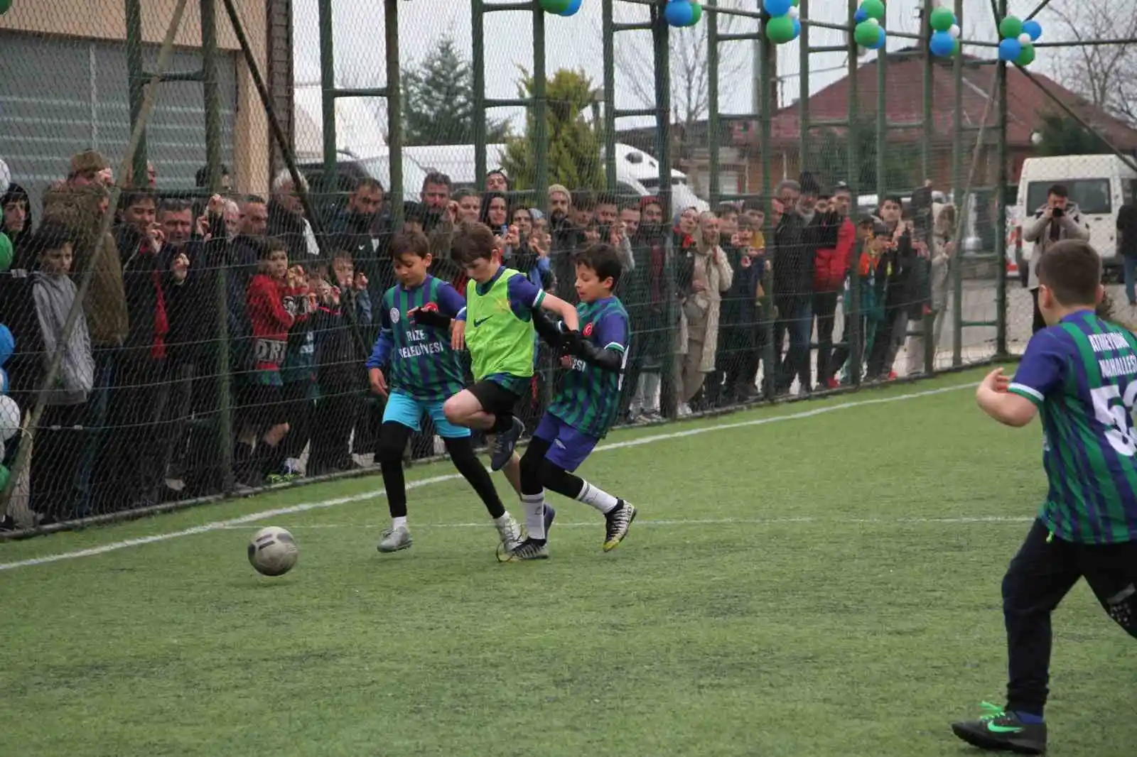 Minik futbolcular, Yiğit Demirel için top koşturdu