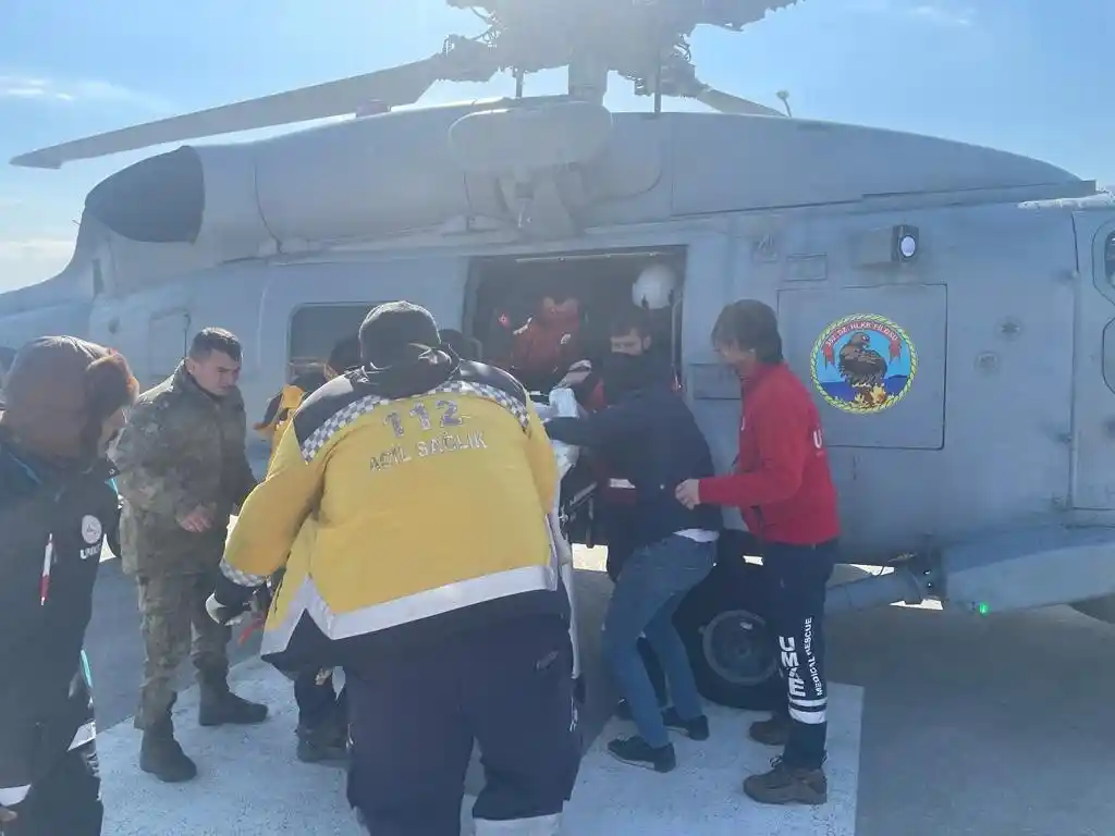 MSB: "Hava araçlarıyla aralıksız şekilde yardım ve tahliye görevine devam ediyoruz"