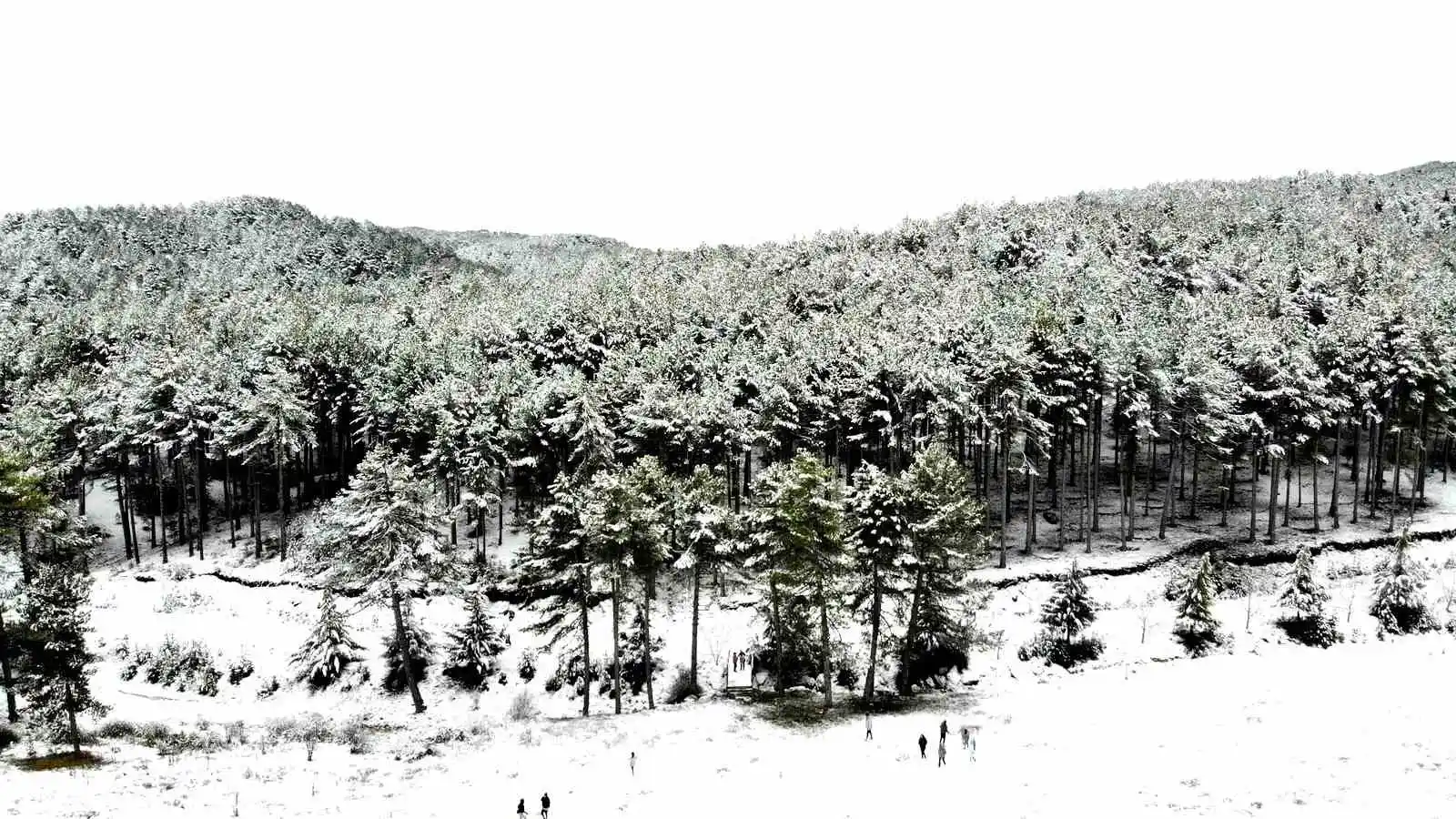 Muğla’da kartpostallık kar manzarası