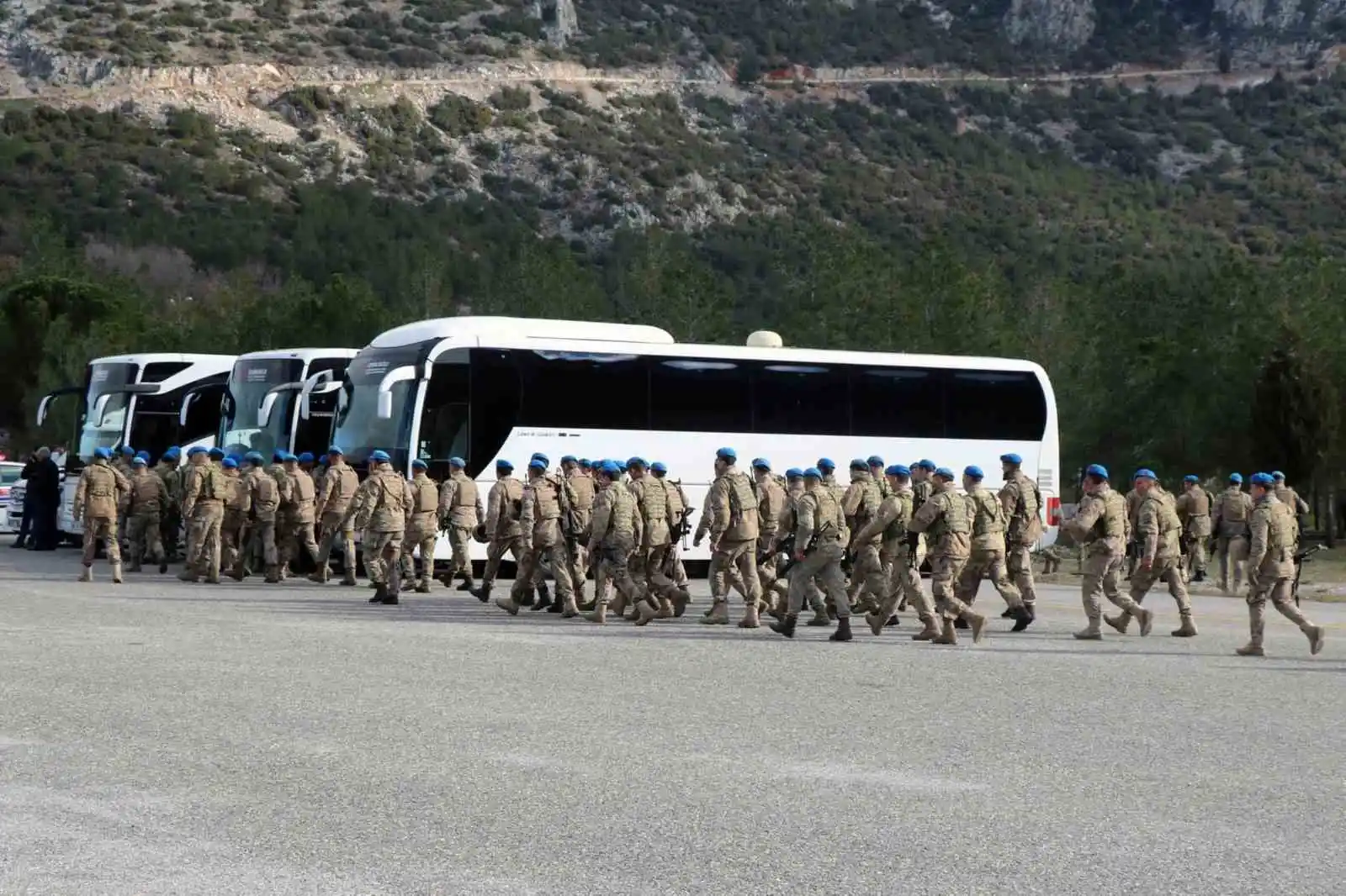 Muğla’dan deprem bölgesine 31 TIR yardım gönderildi