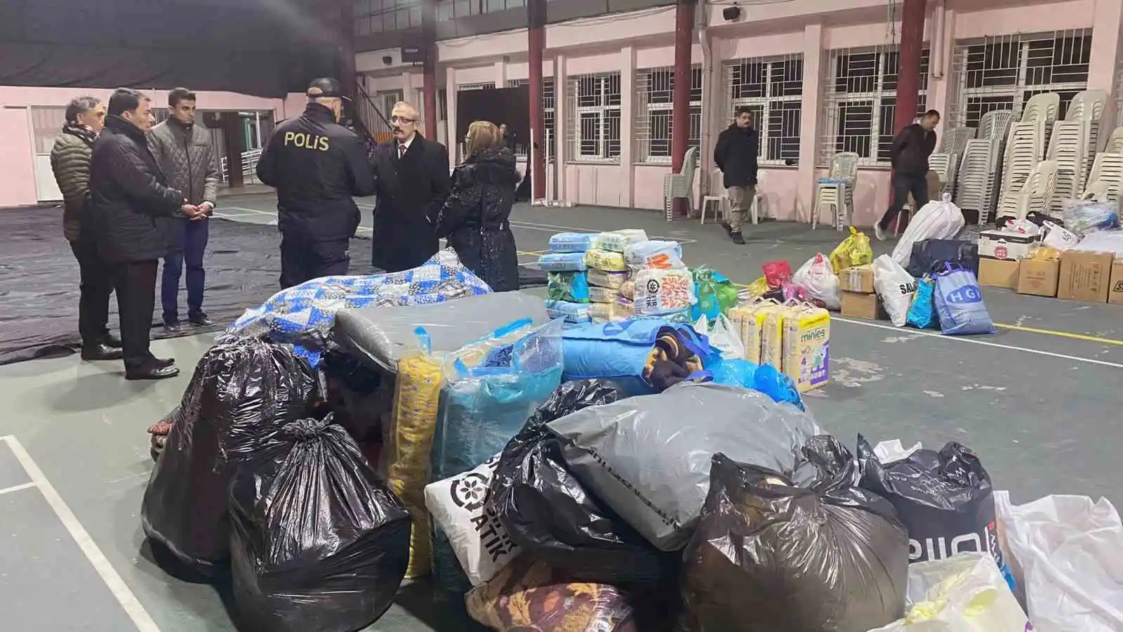 Muğla’dan deprem bölgesine 31 TIR yardım gönderildi