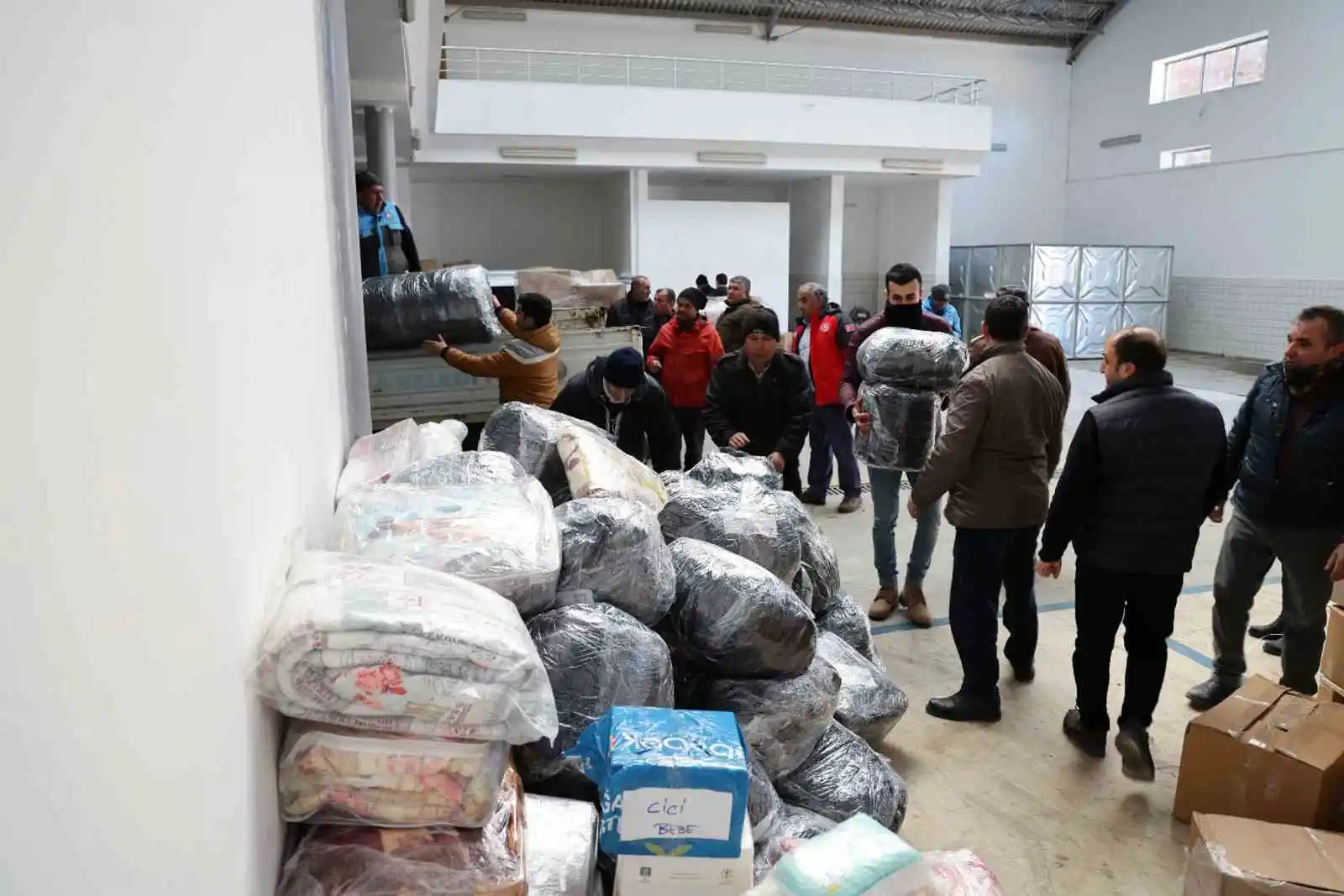 Muğla’dan deprem bölgesine 31 TIR yardım gönderildi