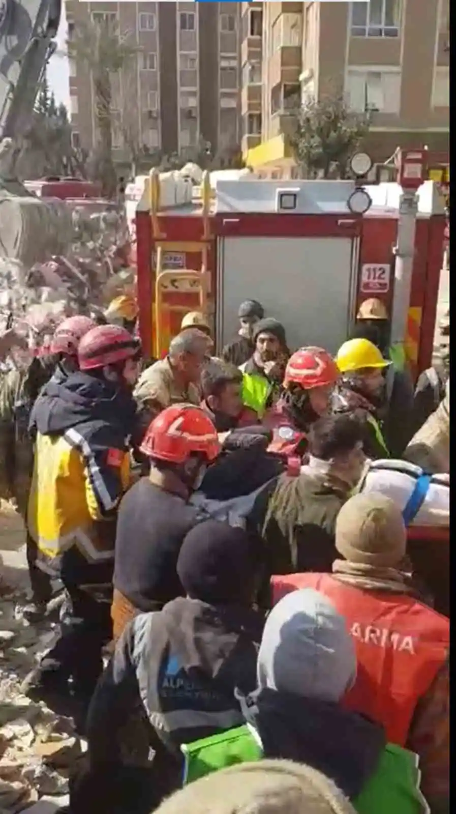 Muğla itfaiyesi Hatay’da 151 saat sonra can kurtardı