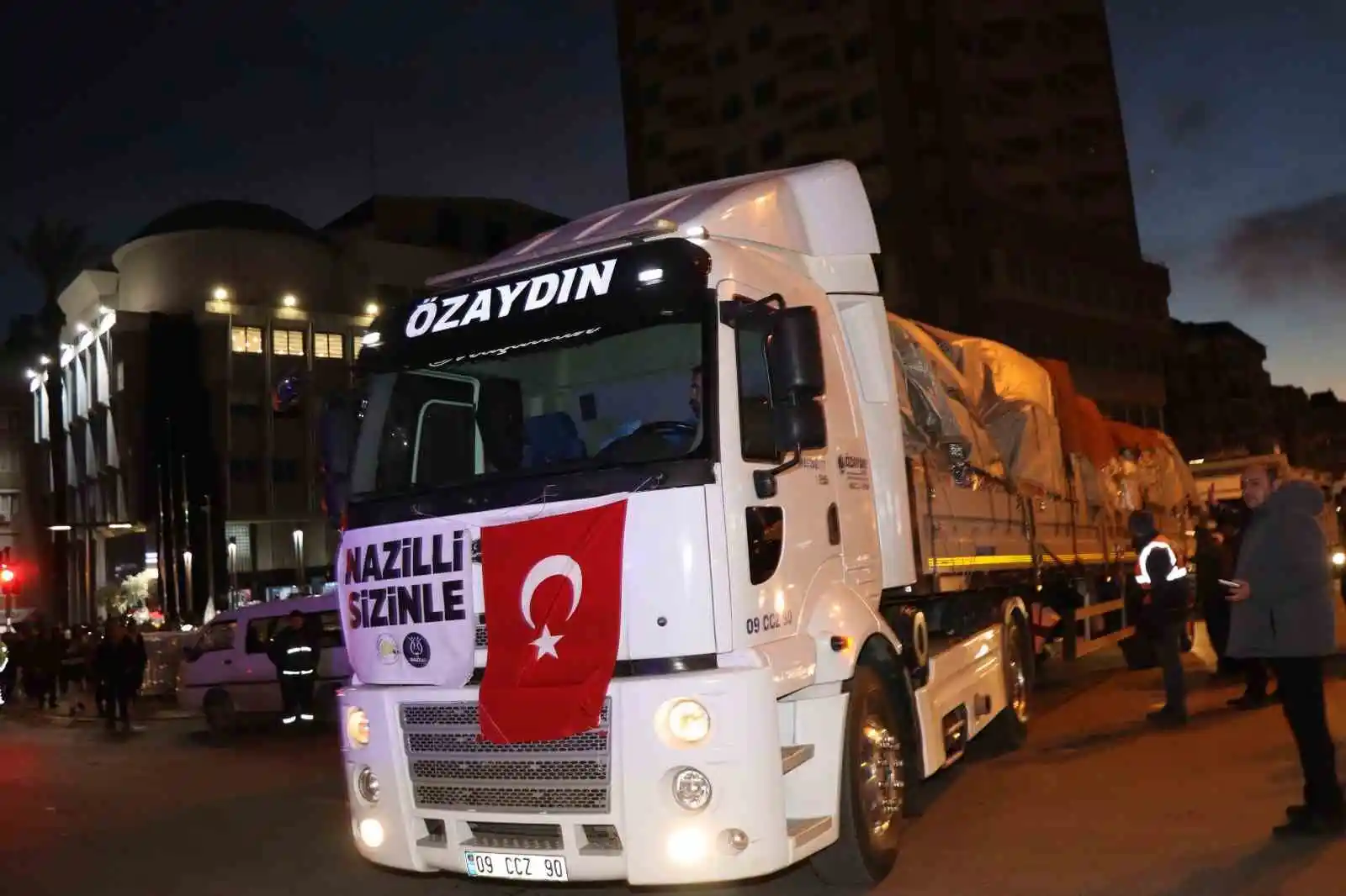 Nazilli’den otuzikinci tır dualarla yola çıktı
