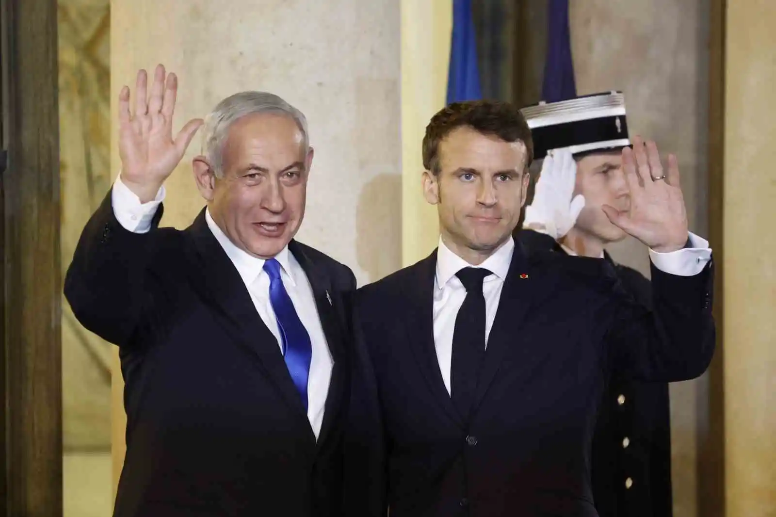 Netanyahu ve Macron, Paris’te bir araya geldi
