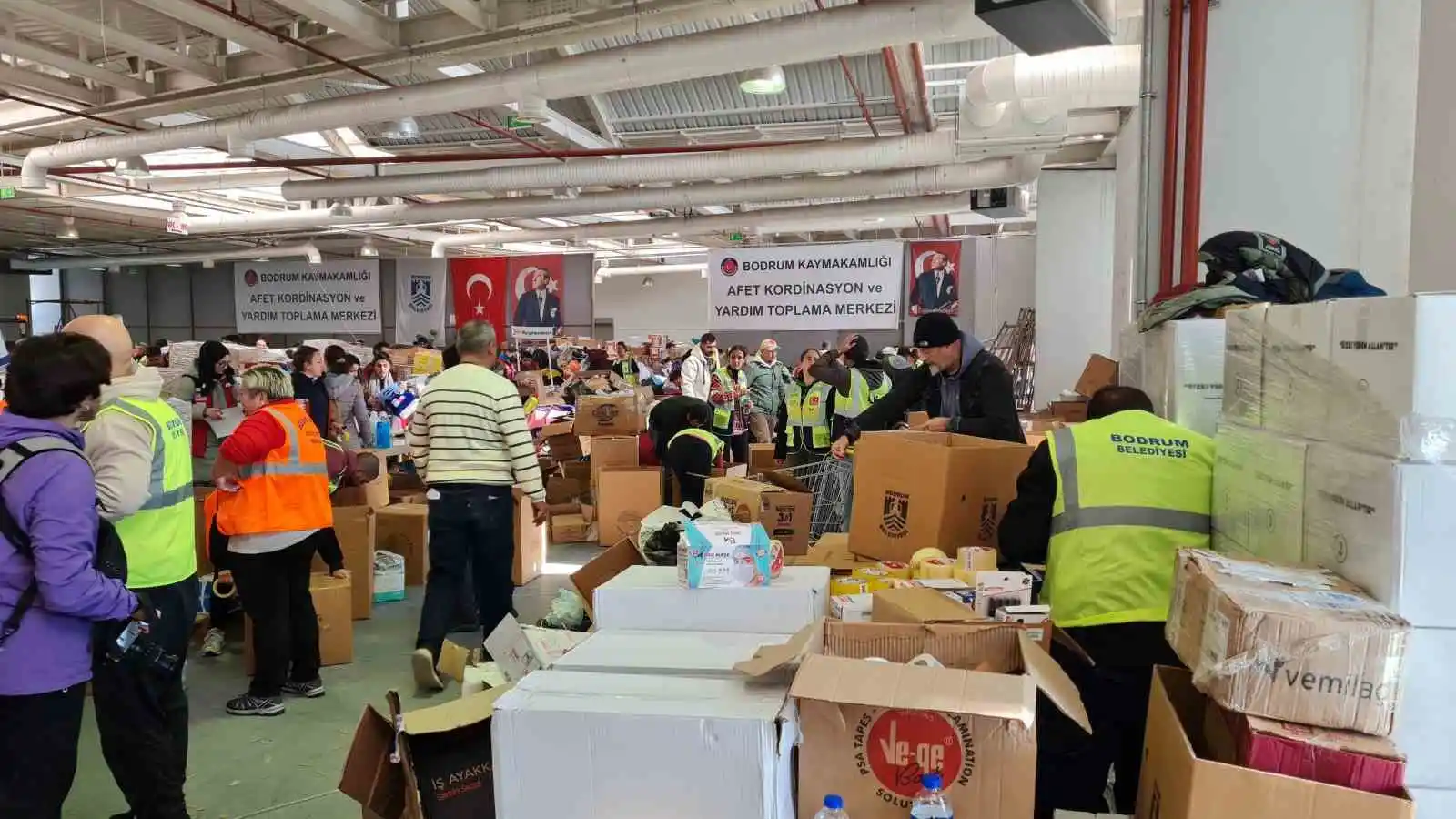 Öğretmenler, depremzedeler için seferber oldu