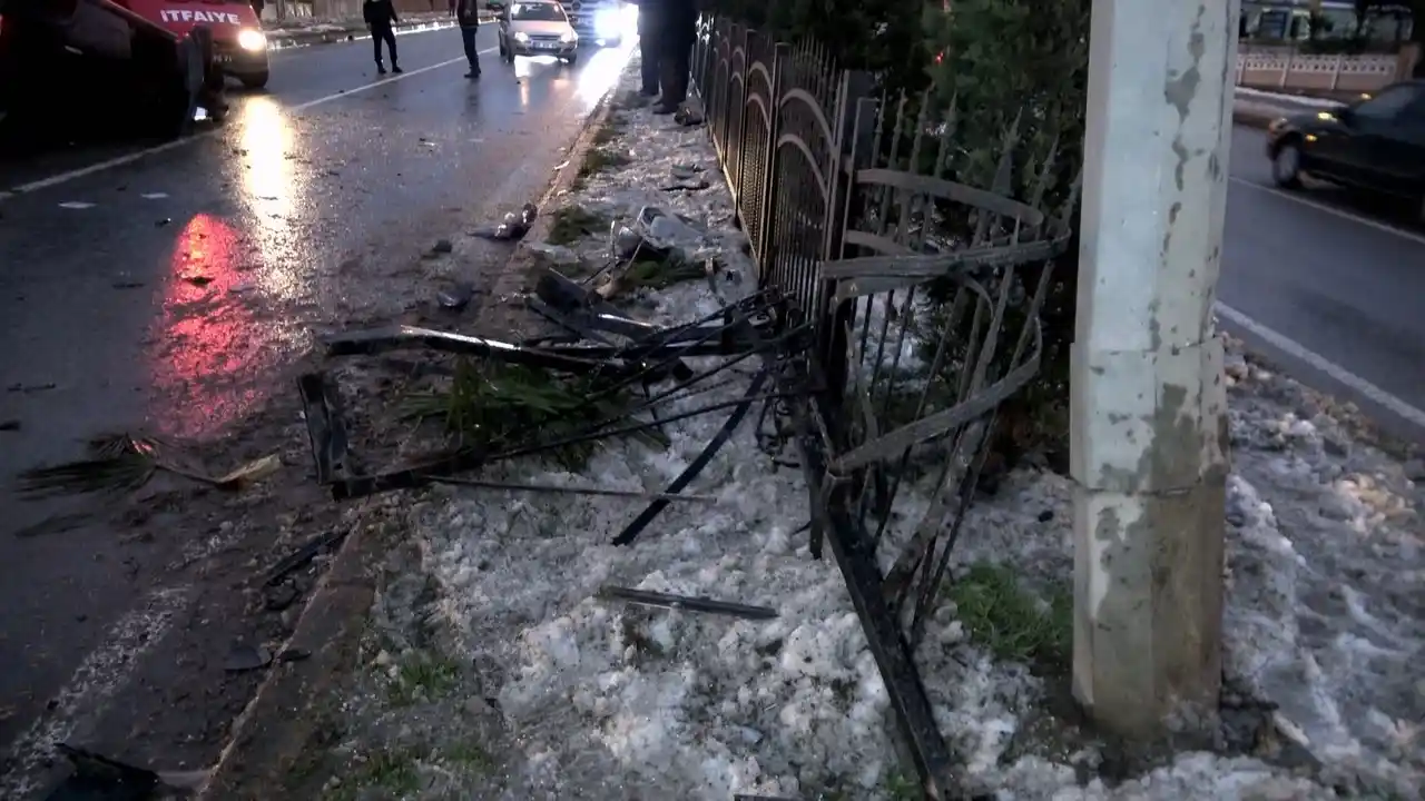Otomobil karşı şeride geçip takla attı: 2 yaralı