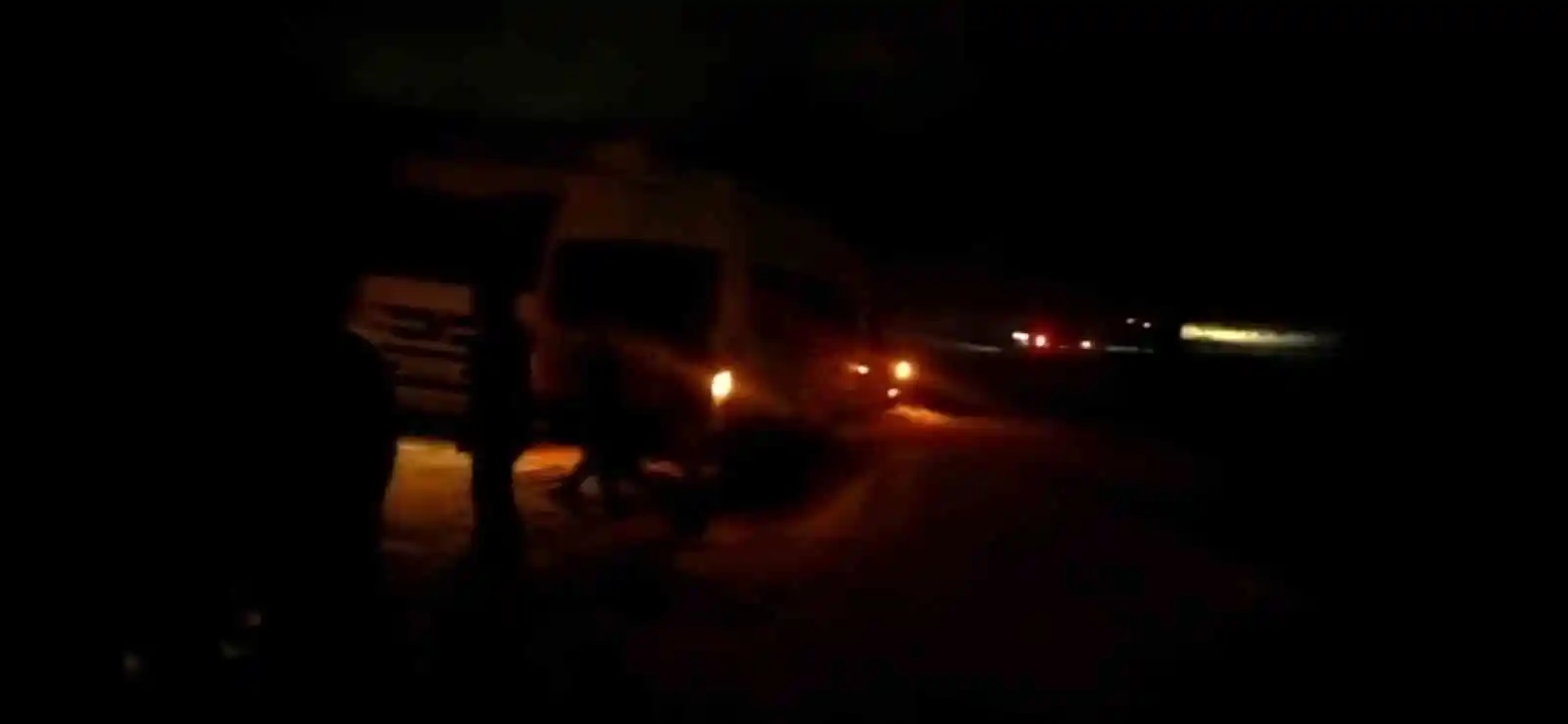 Panor Dağı’nda mahsur kalan 20 araç ve 60 kişi kurtarıldı