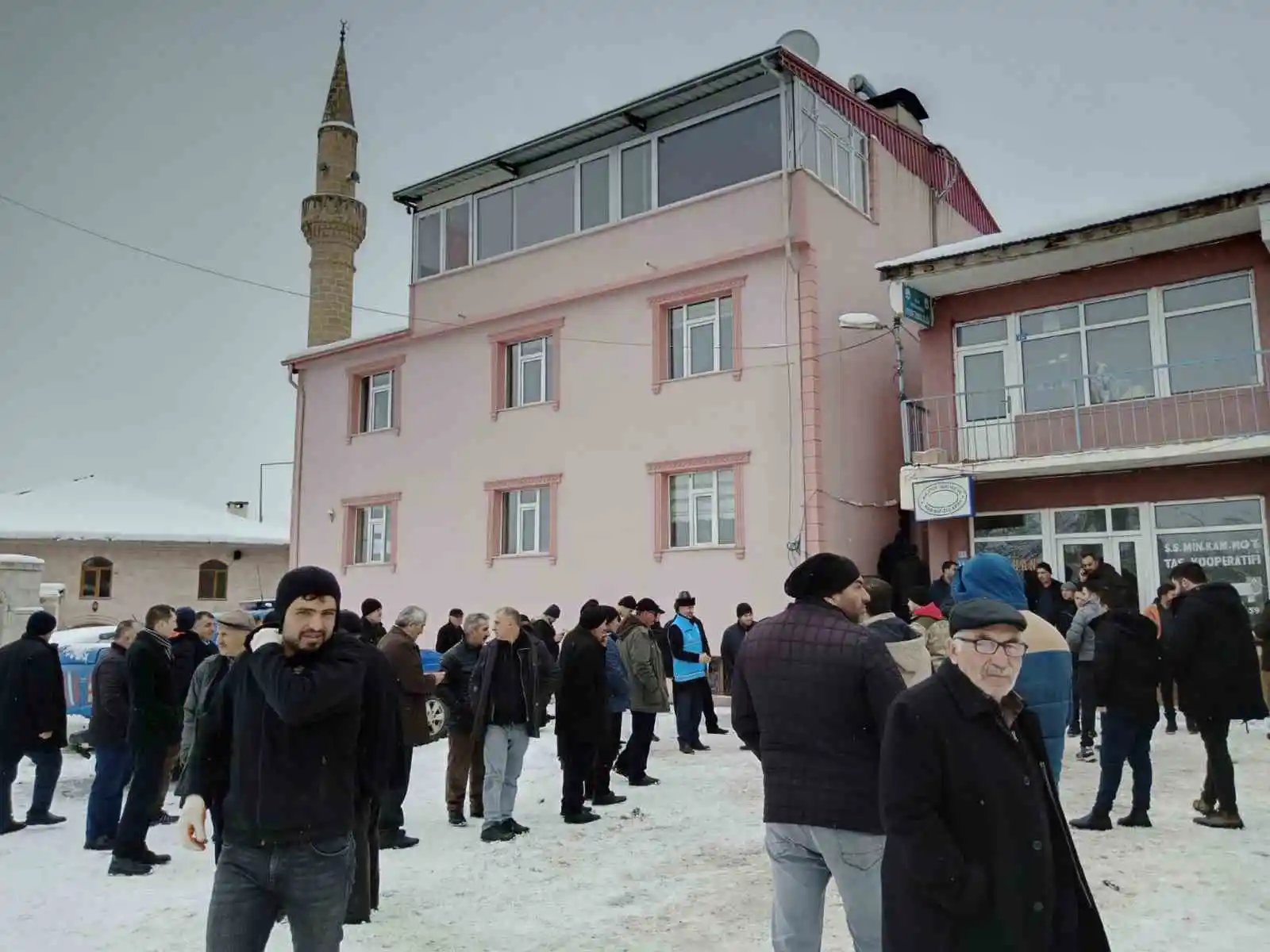 Posof’tan depremzedelere yardım eli
