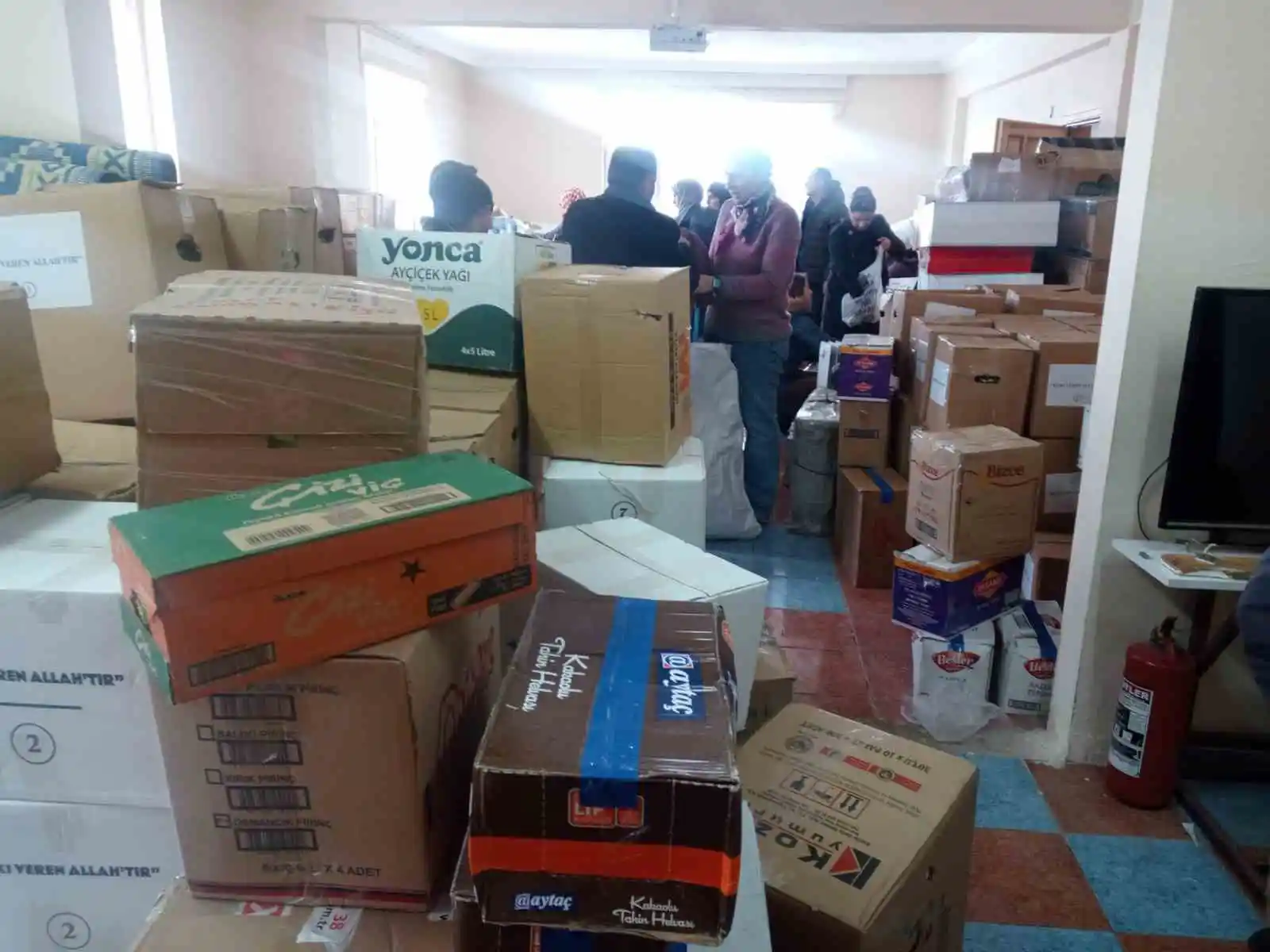 Posof’tan depremzedelere yardım eli
