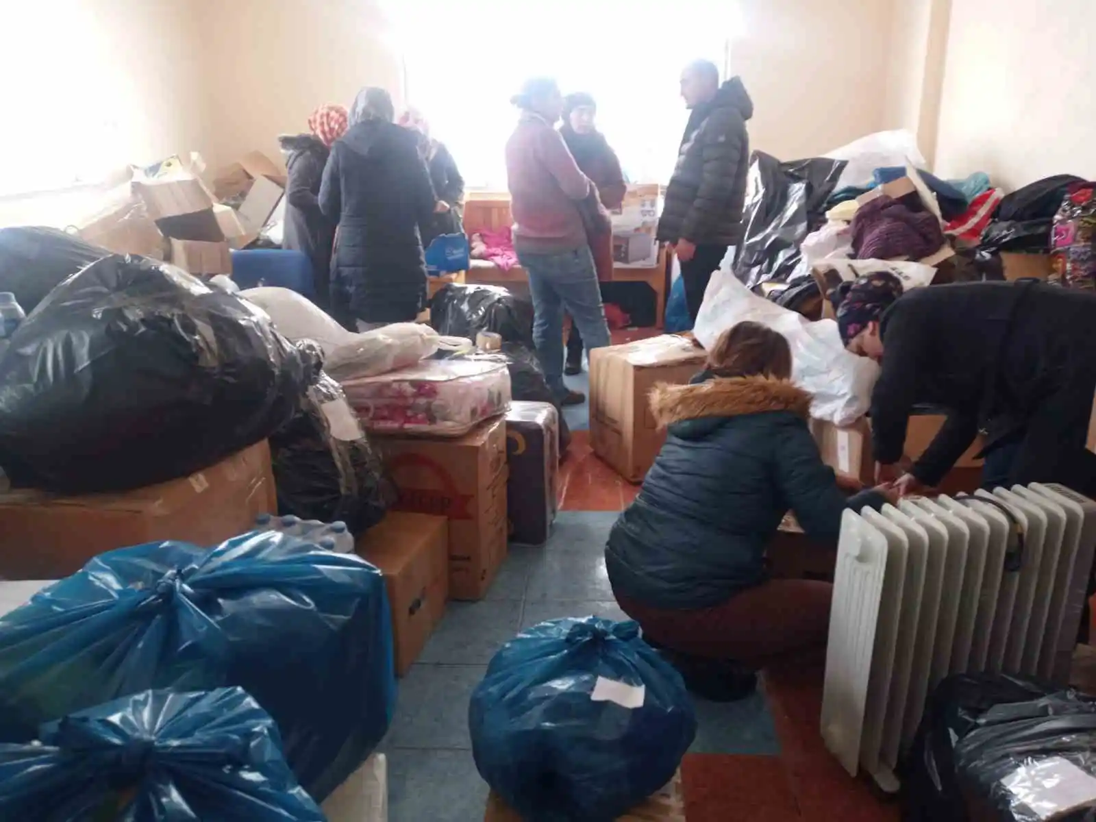 Posof’tan depremzedelere yardım eli