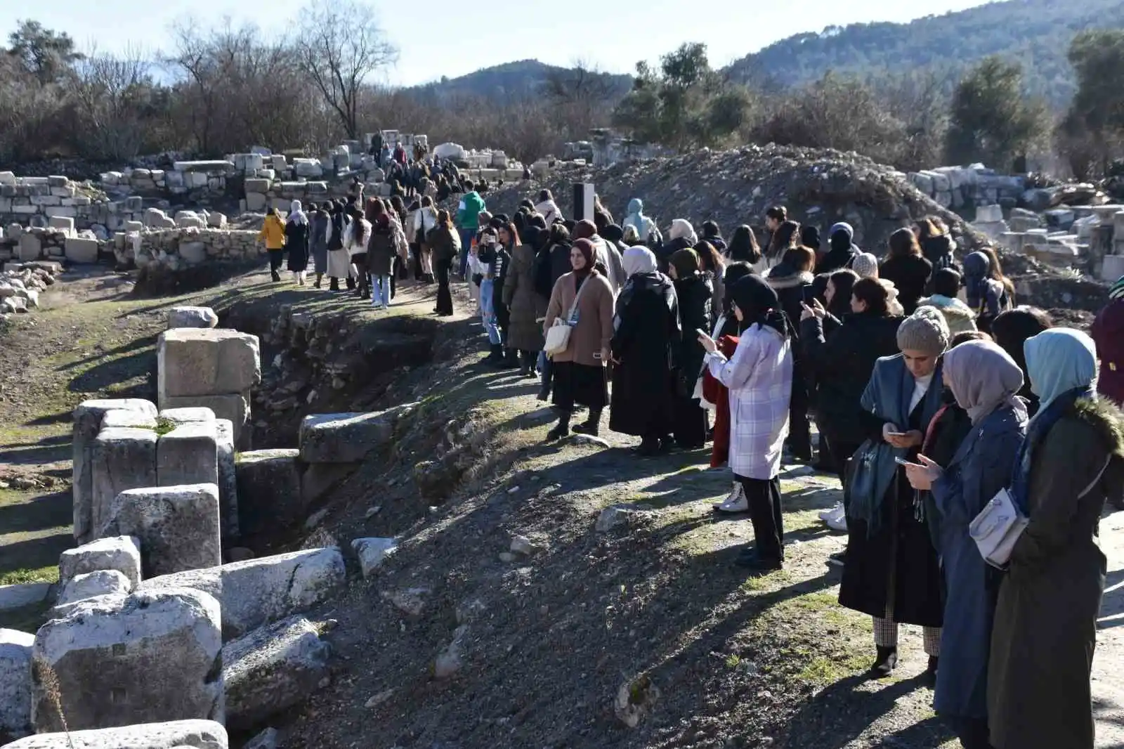 Psikolojik Kampının dördüncü gününde Stratonikeia Antik Kentini gezdiler
