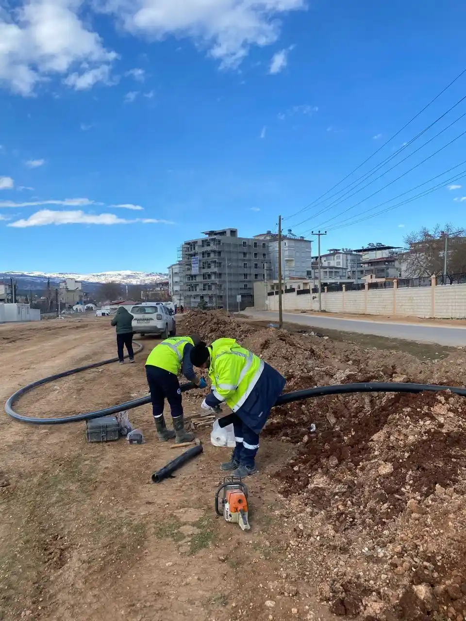 Sakarya Büyükşehir ekipleri depremzedeler için aralıksız çalışıyor
