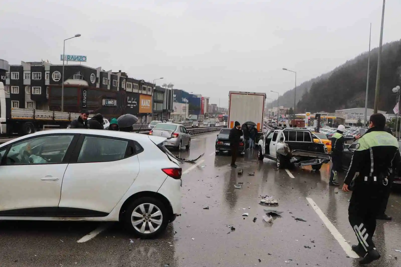 Samsun'da 8 araçlı trafik kazaları: 1 yaralı