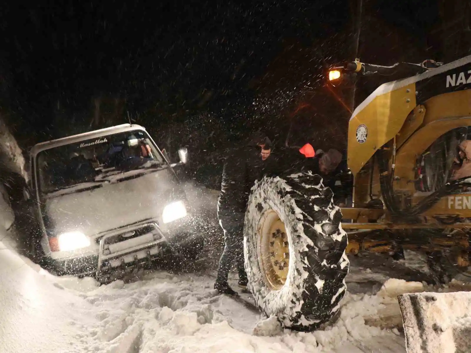 Şarampole kaçan aracı Nazilli Belediyesi kurtardı