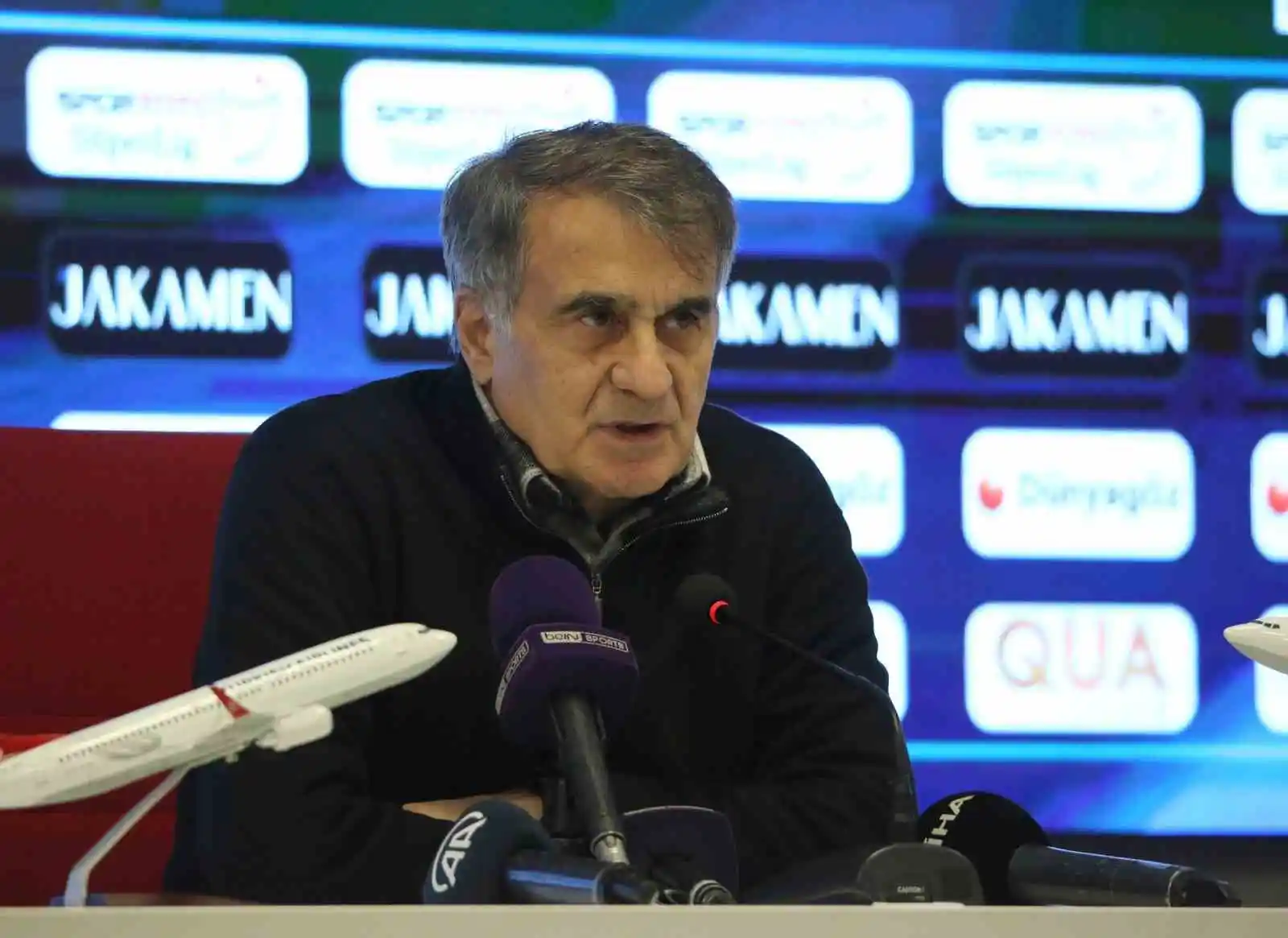 Şenol Güneş: "Şampiyonluk yarışında büyük yara aldık"
