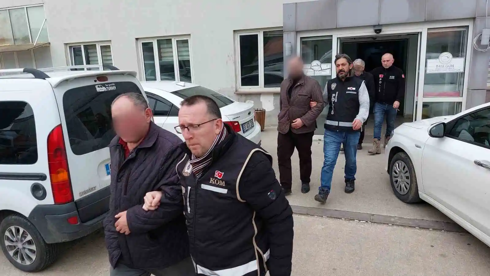 Silah operasyonunda Ordu’da gözaltına alınan 3 kişi Samsun’a getirildi