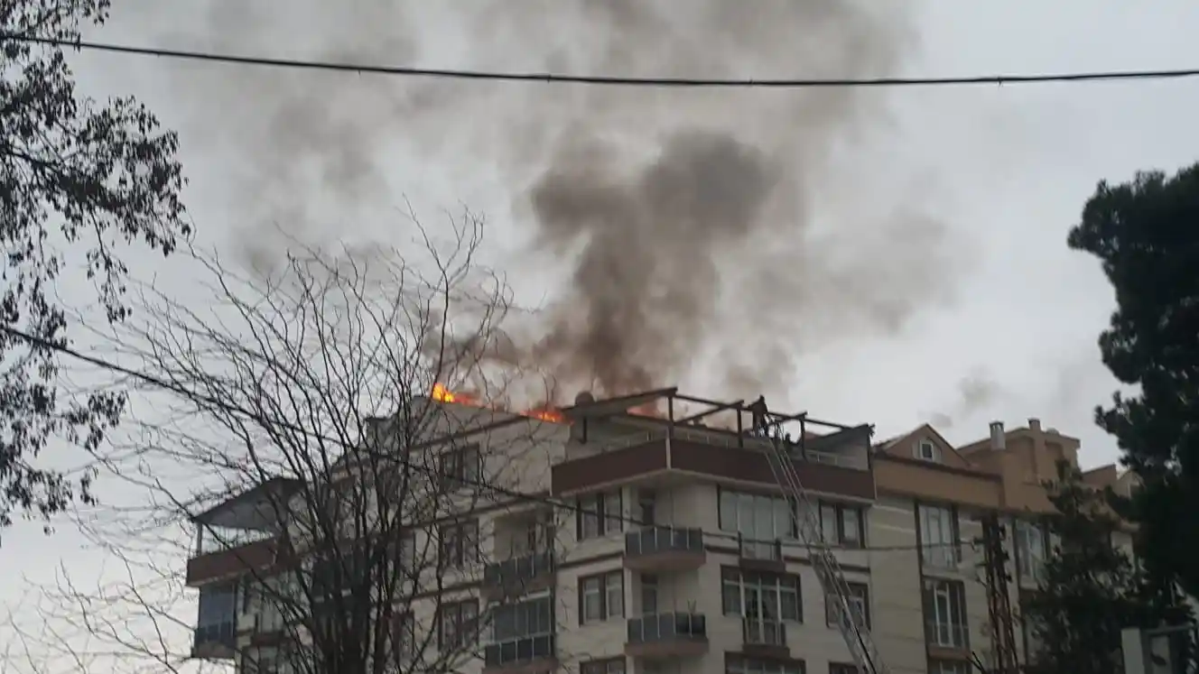 Sinop’ta çatı yangını
