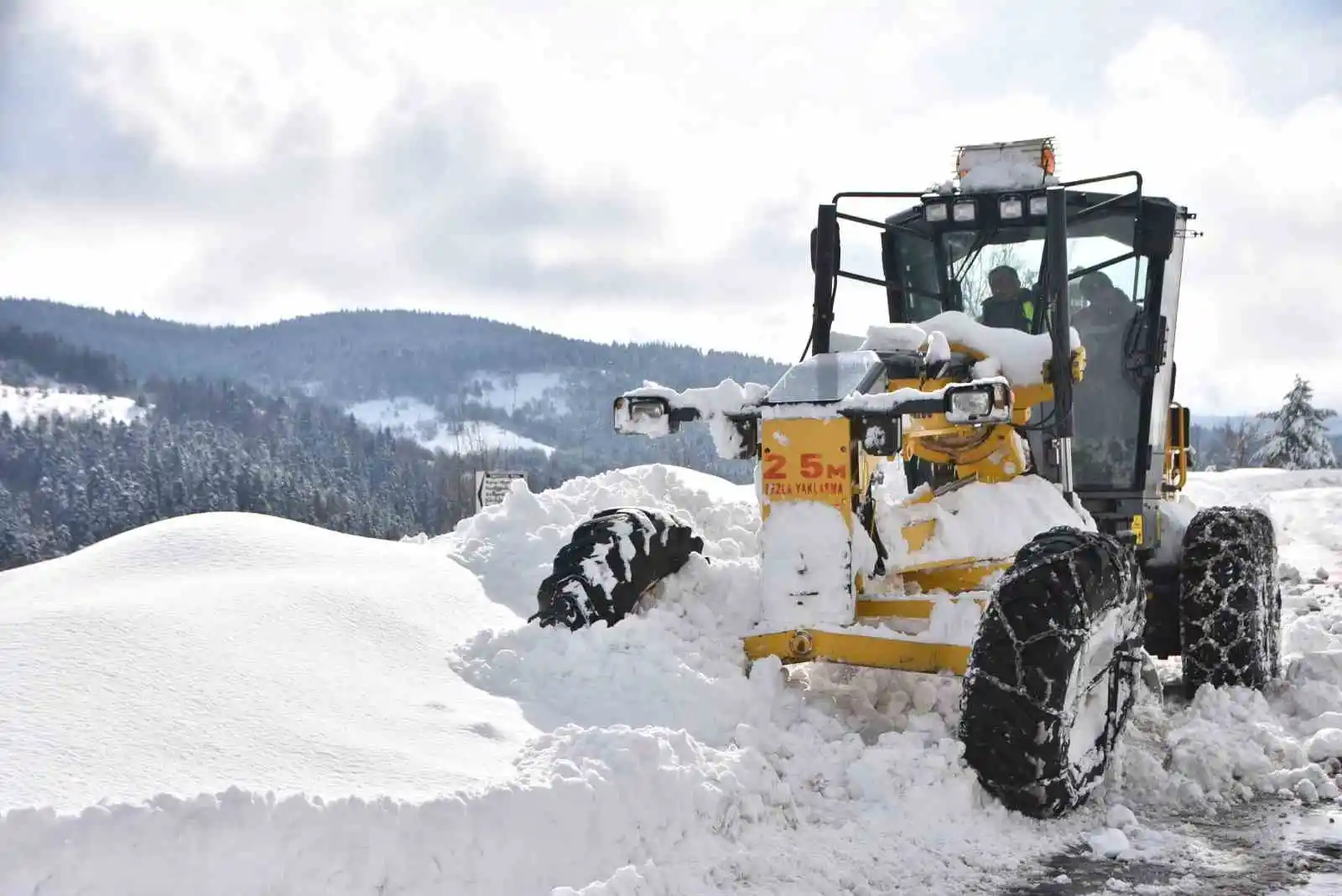 Sinop'ta kar 170 köyü ulaşıma kapattı