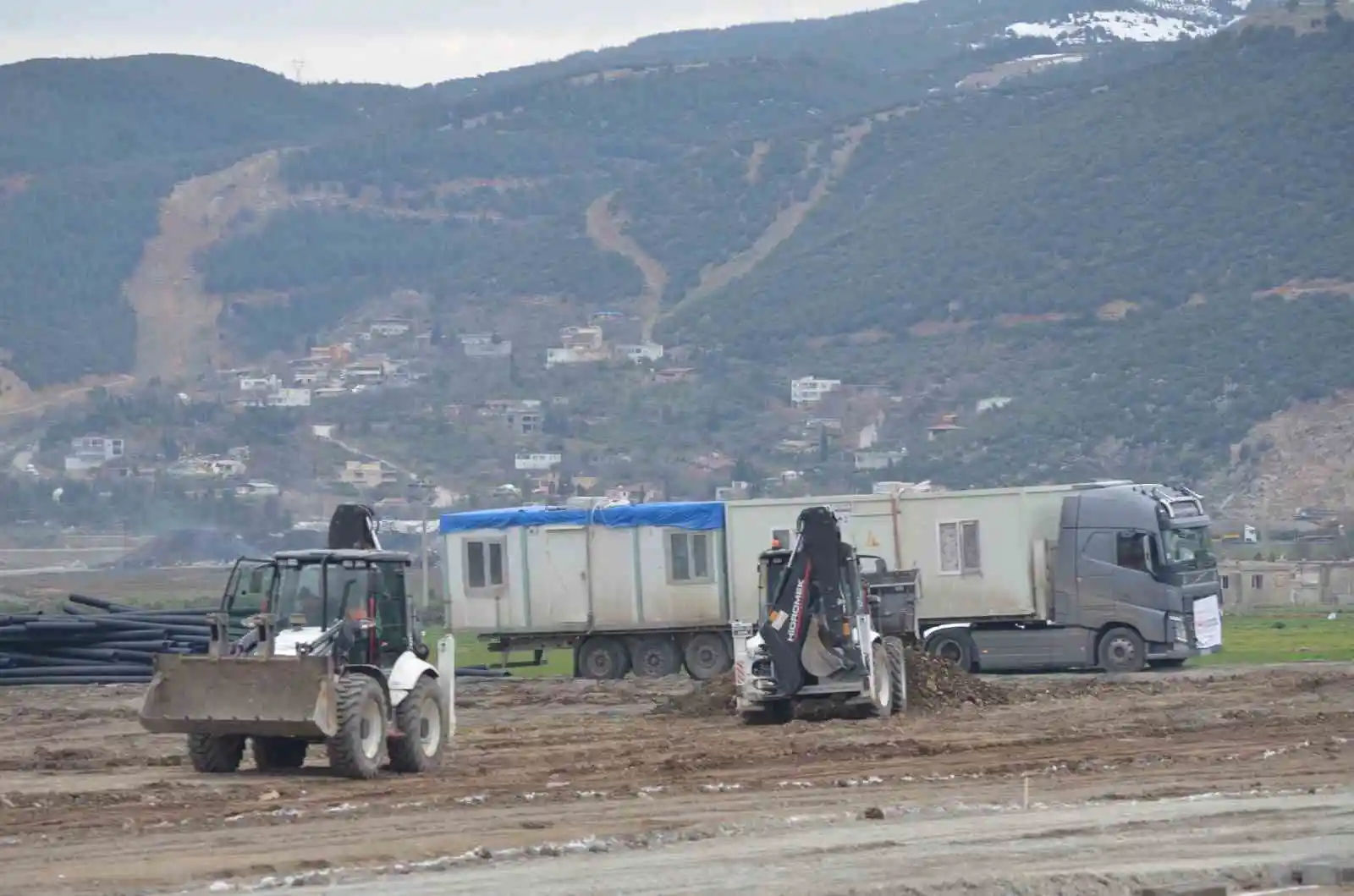 Şırnak aşiretleri deprem bölgesinde seferber oldu